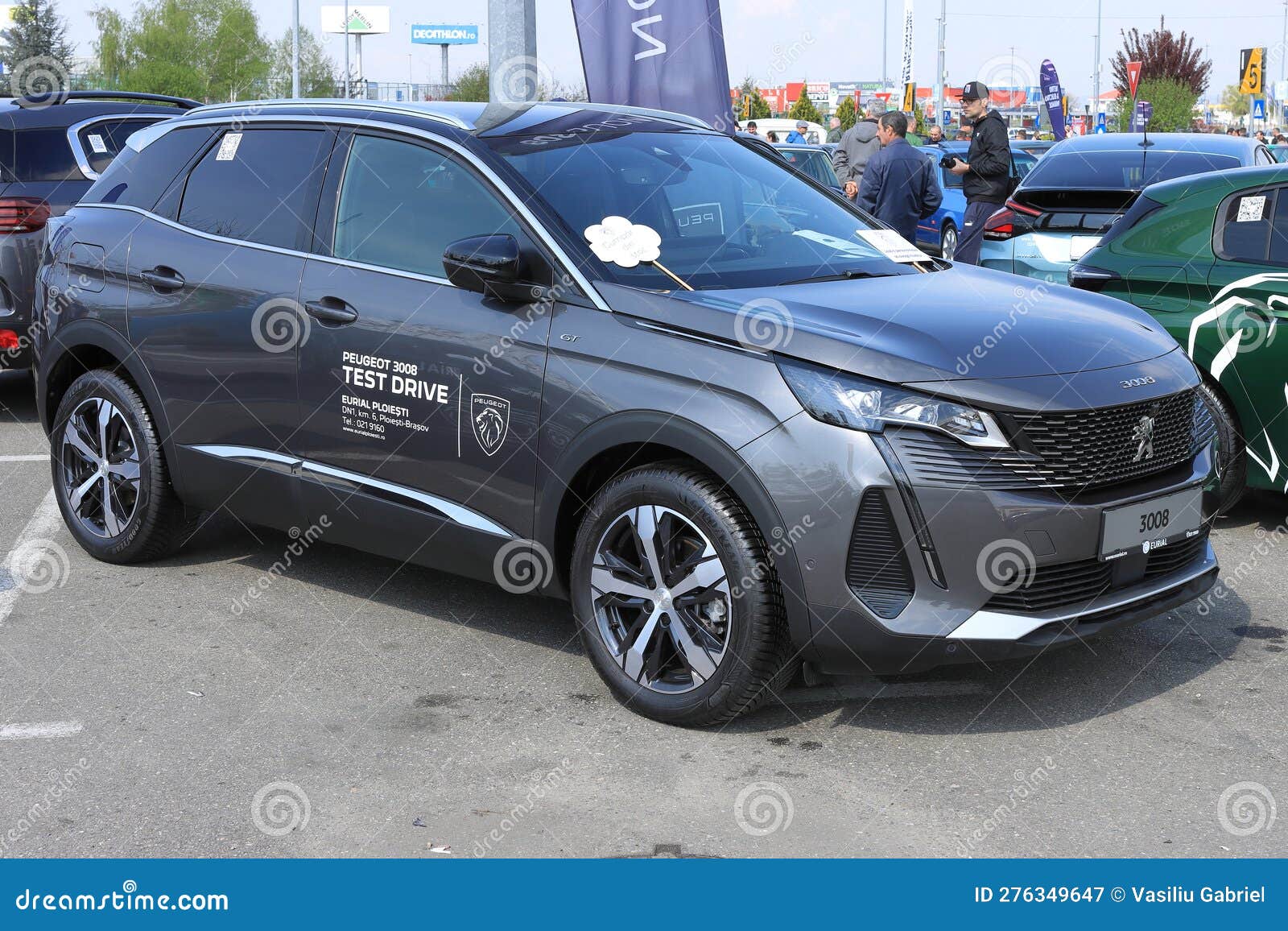 Enjoy the safety and comfort offered by the new PEUGEOT 3008