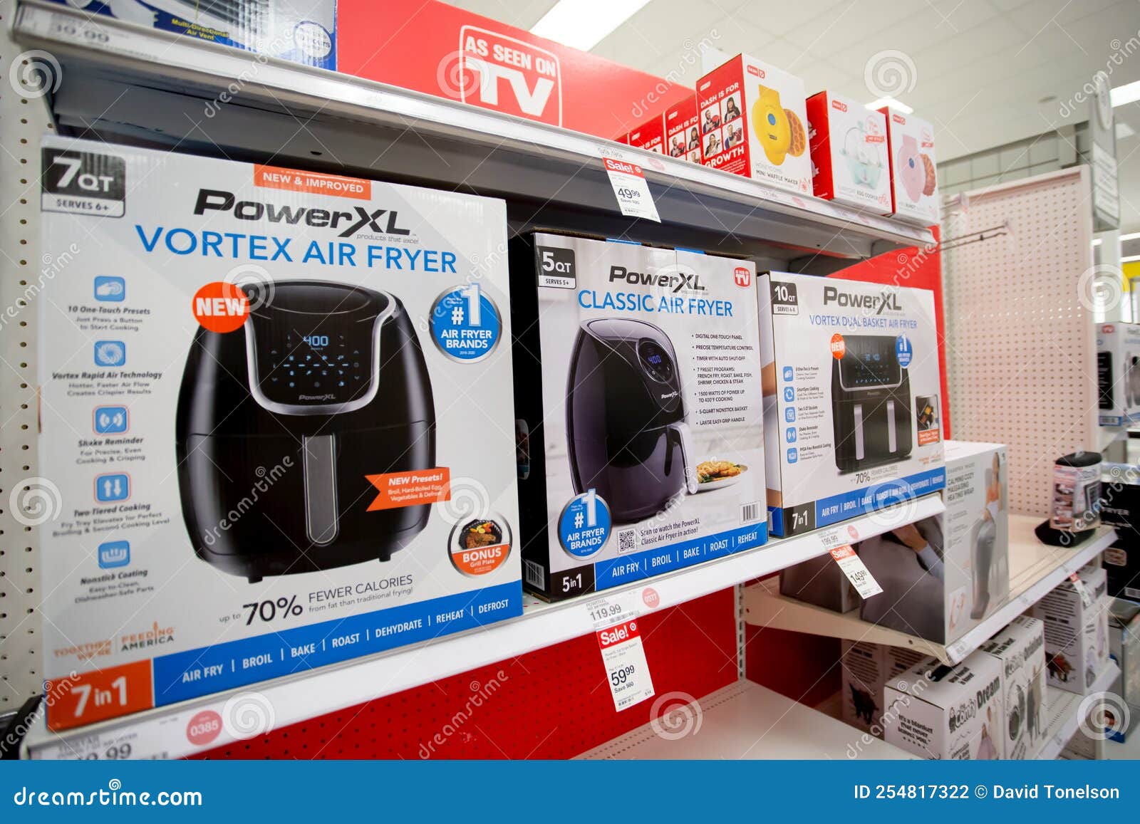 PowerXL Vortex Air Fryer Appliance Package at Store Editorial Photography -  Image of kitchen, department: 254817322