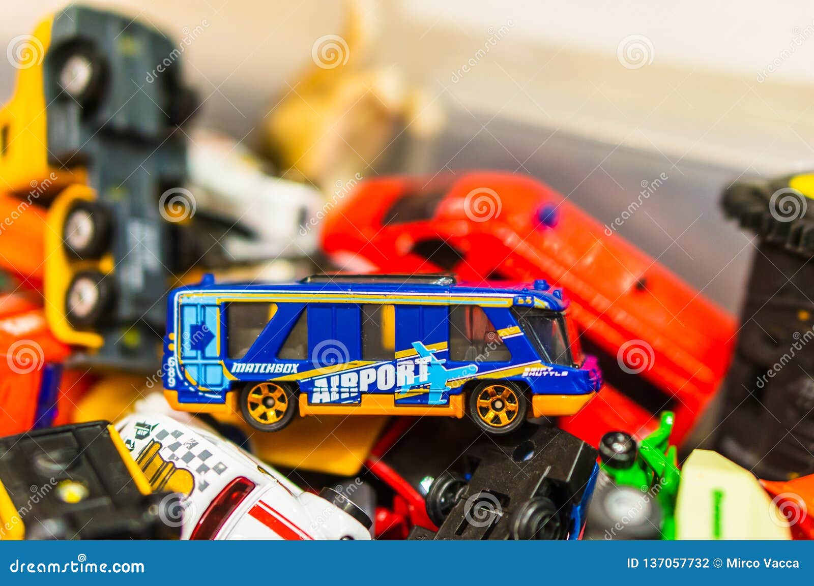 metal bus toy