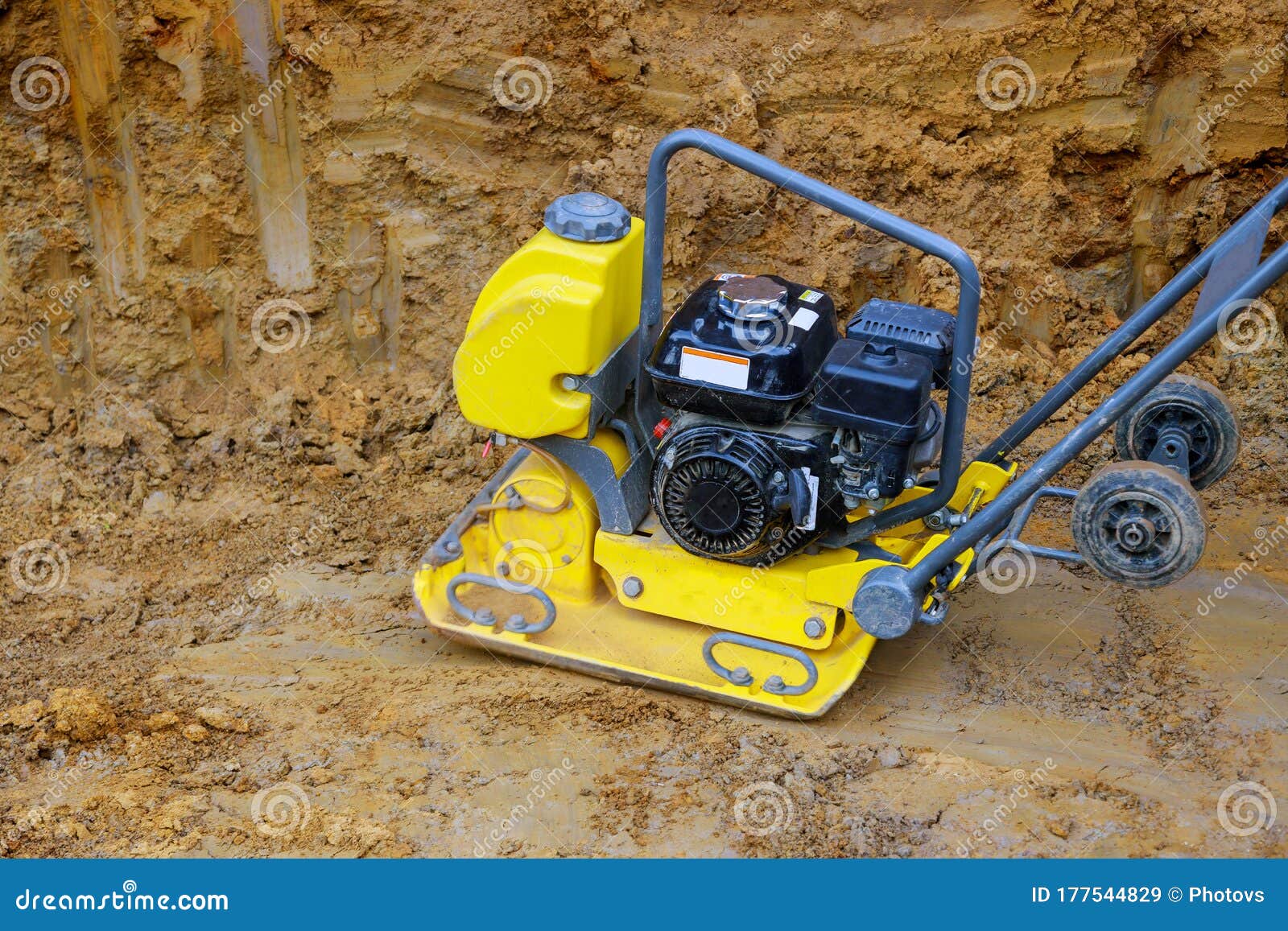 Préparation De Machine De Damage De La Terre Par L'élément De