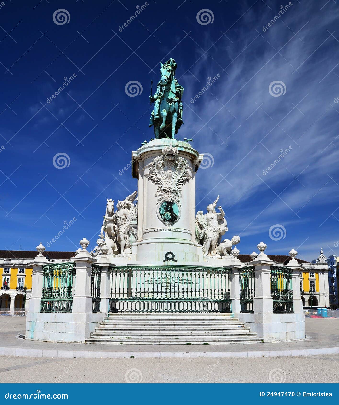 praca do comercio, baixa, king jose statue, lisbon