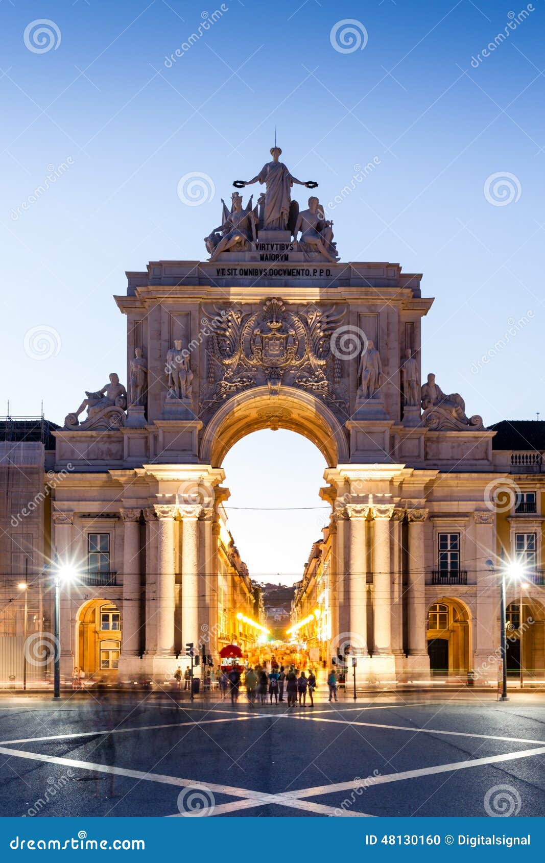 the praca do comercio in lisbon