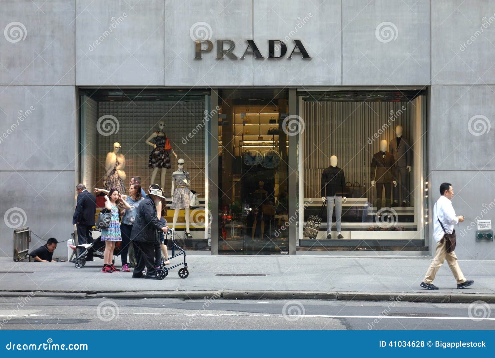 prada 5th ave hours