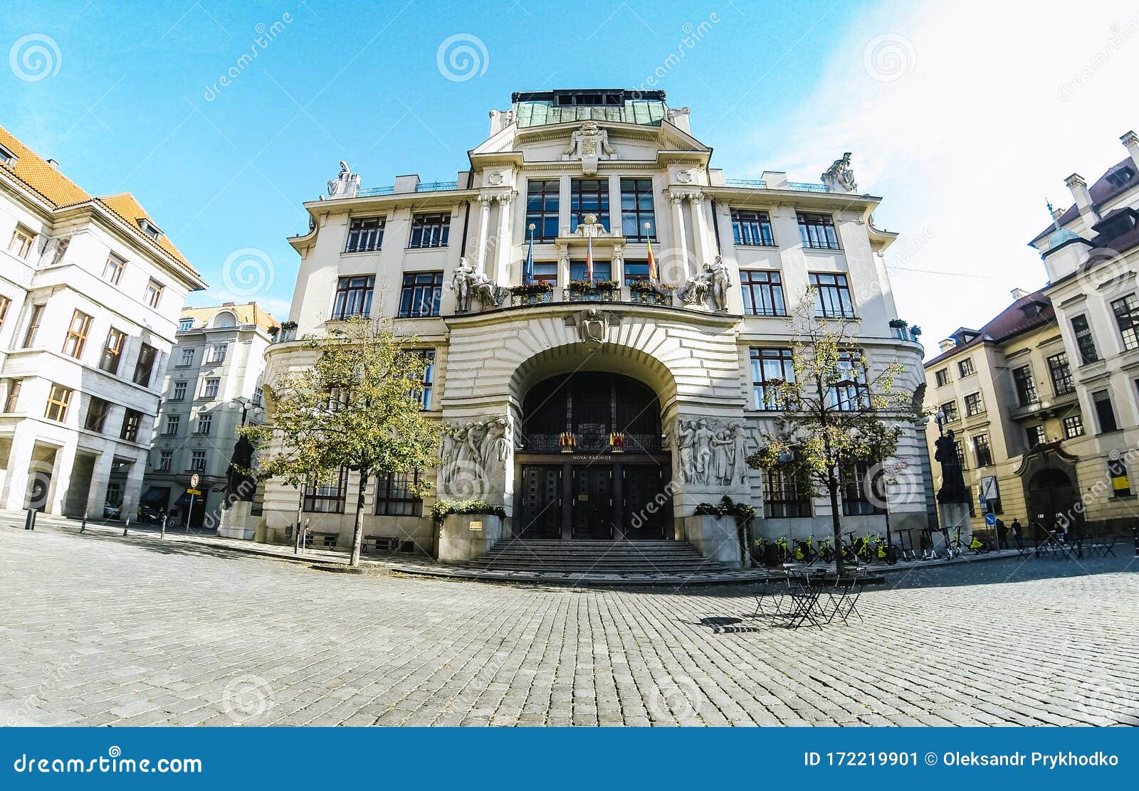 prague city hall tour