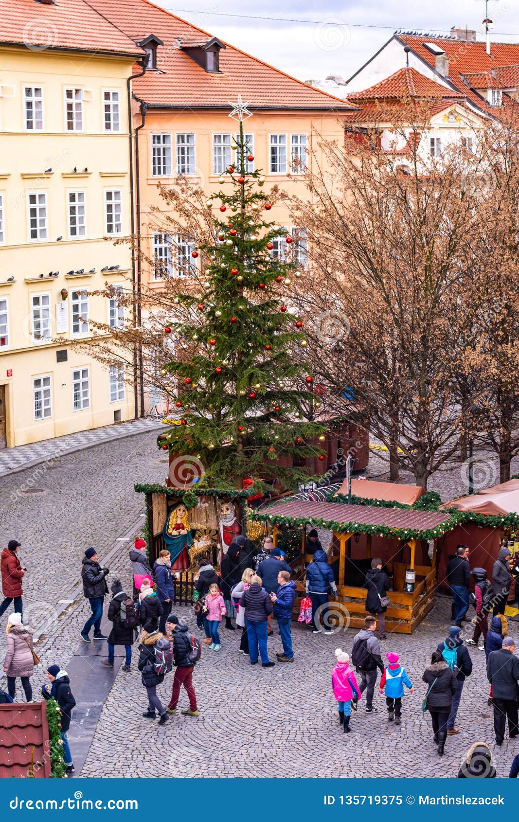 PRAGUE, CZECH REPUBLIC - 8.12.2018: Christmas Market In Prague Street. Christmas Tree With Small ...