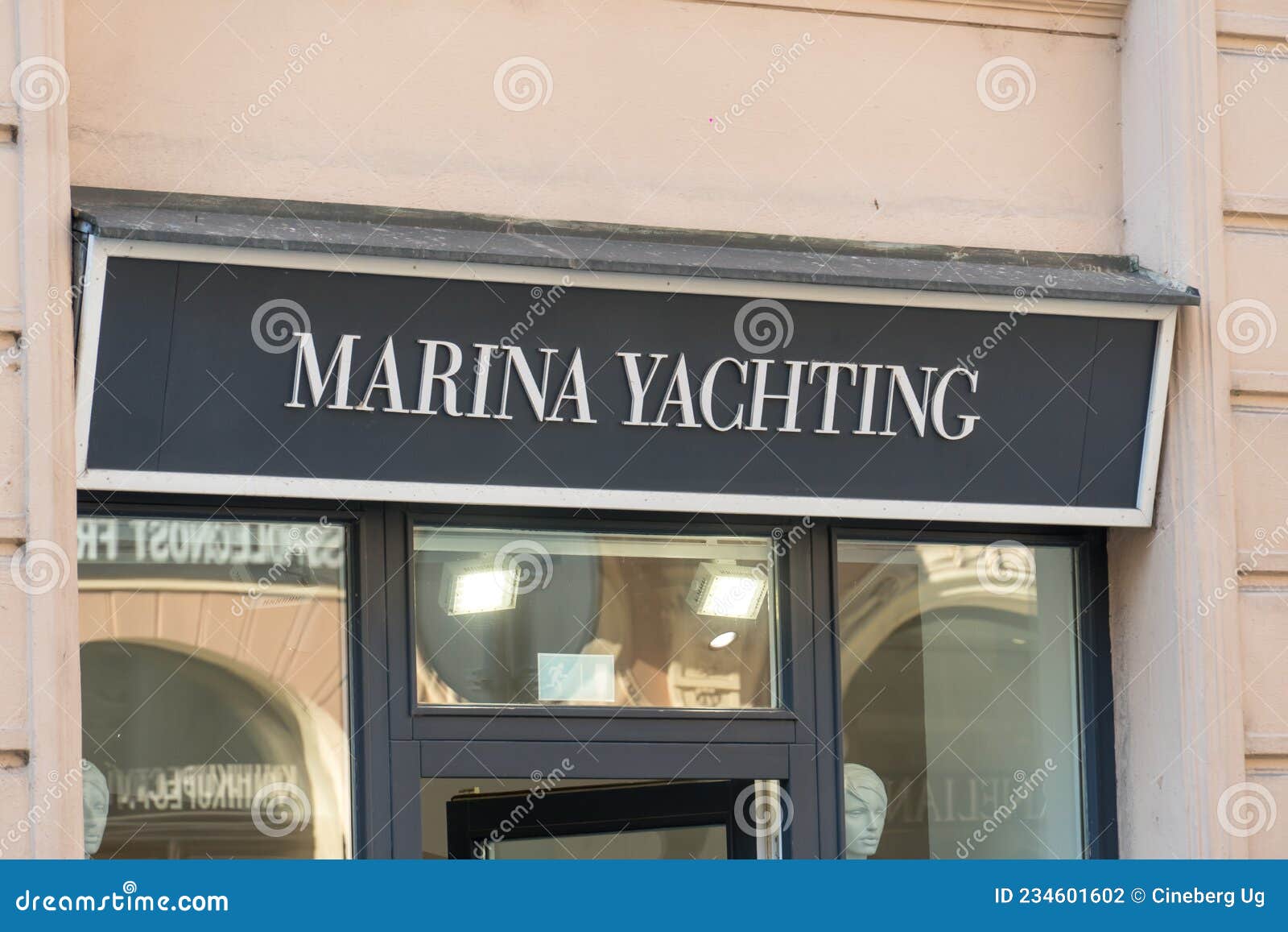 marina yachting stores