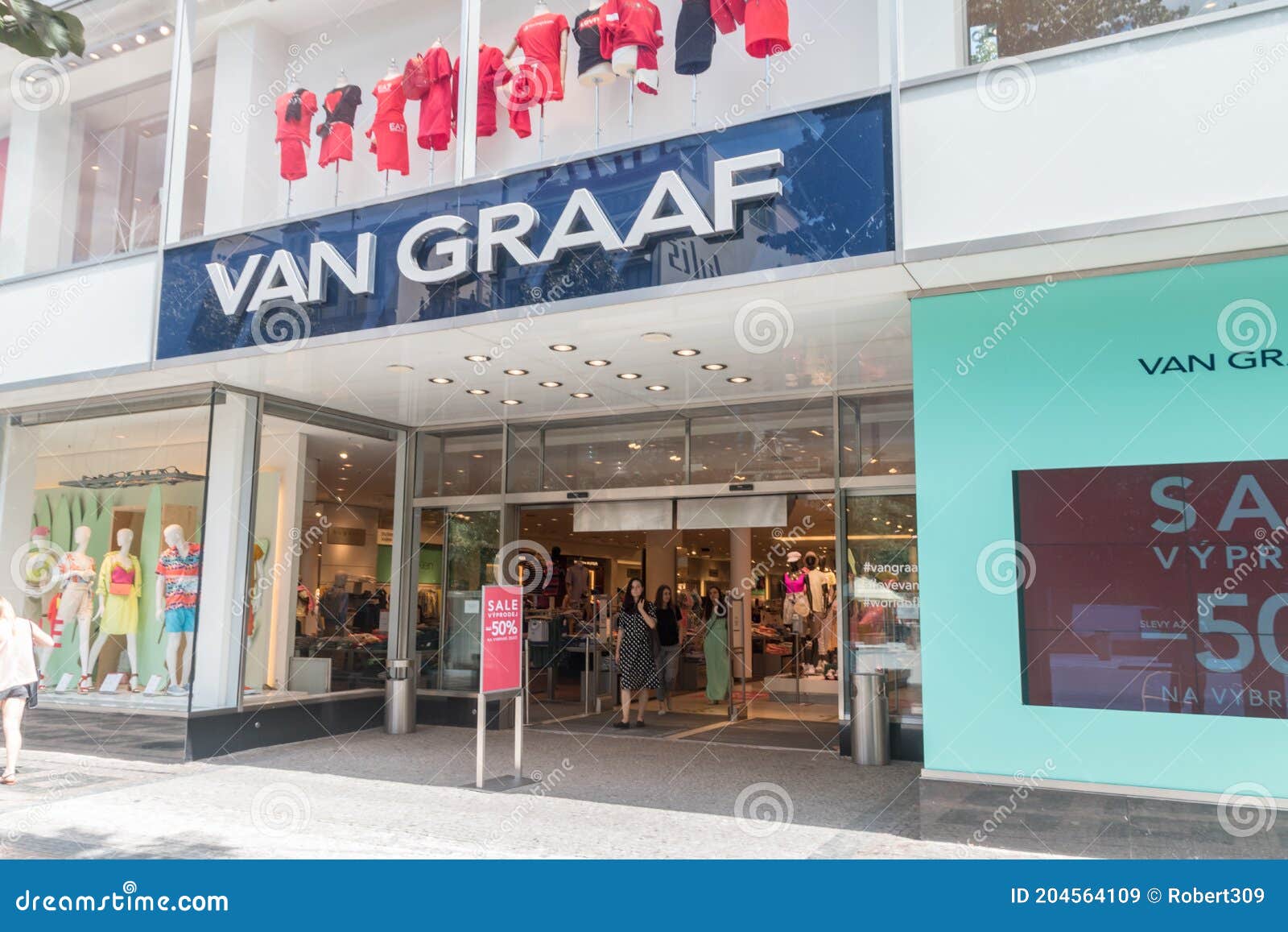 Graaf Fashion Store in Prague Editorial Stock Image - Image of 204564109