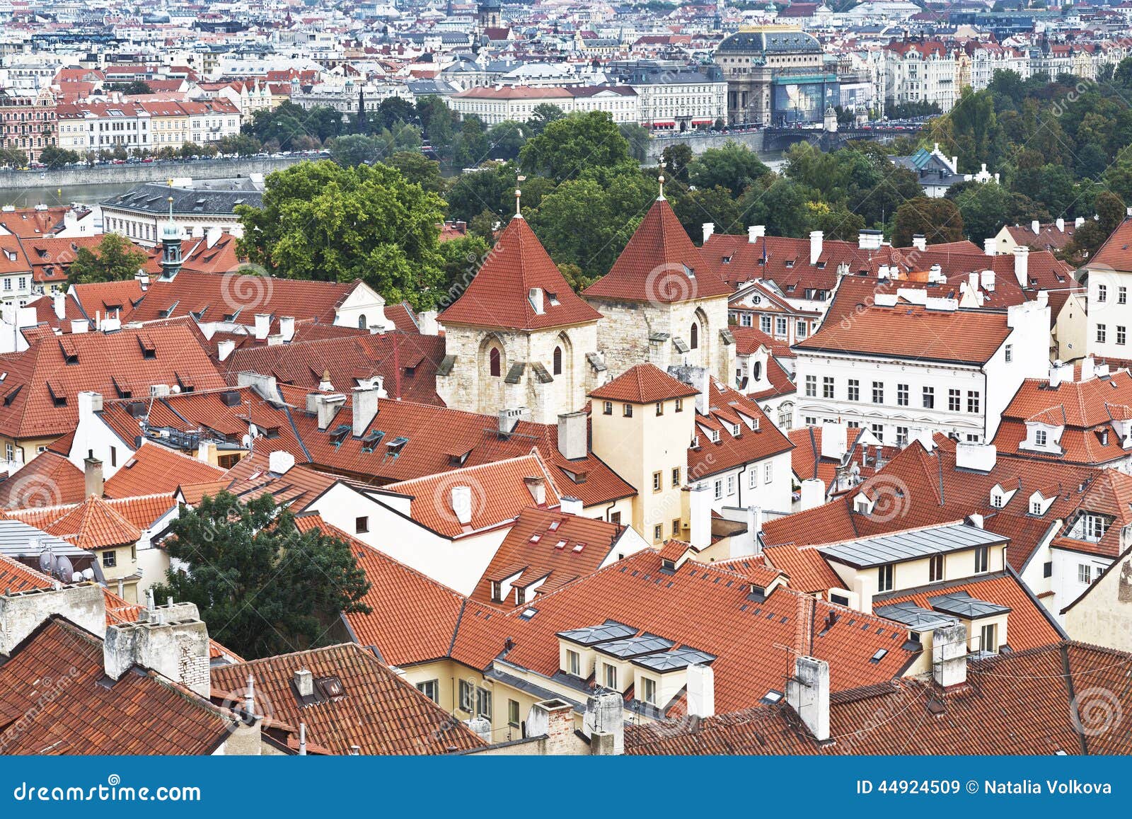 В какой стране дома с красными крышами