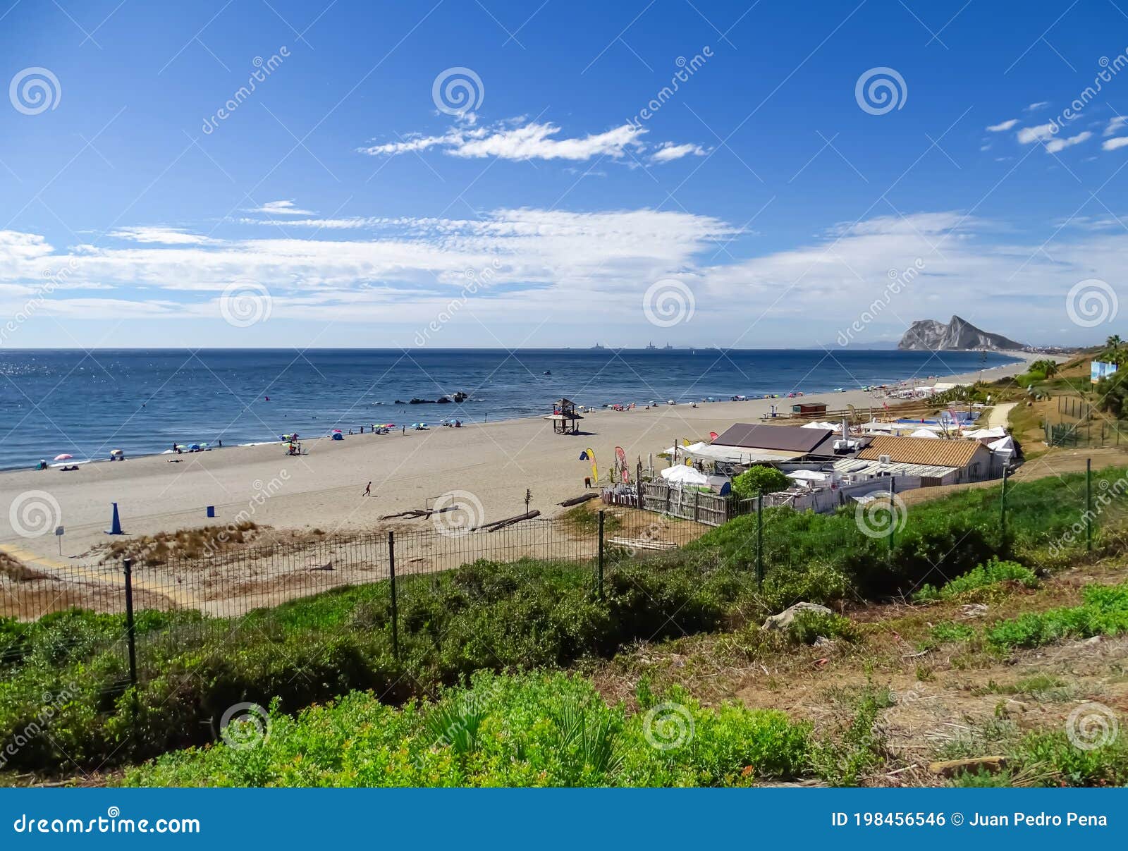 Praia De Alcaidesa Em San Roque Cadiz Andalusia Espanha Foto Editorial -  Imagem de praia, cadiz: 198456546