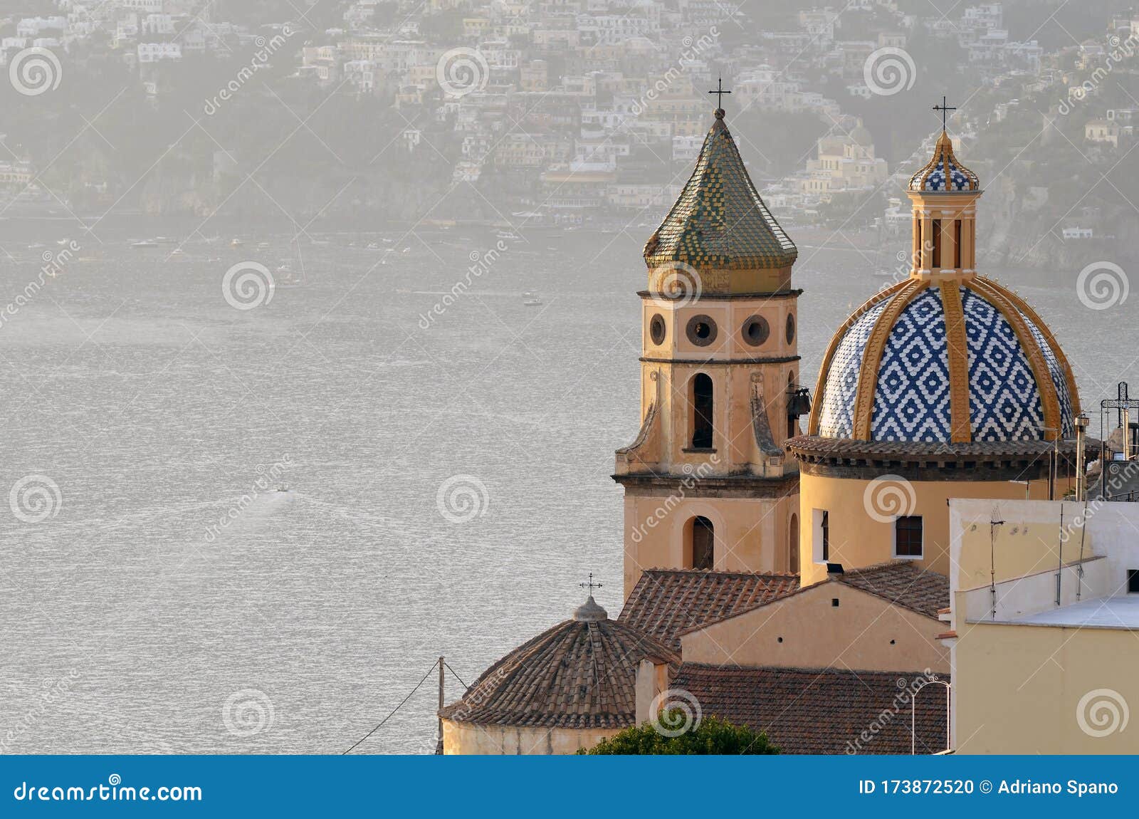Praiano La Cúpula Majolica De La Iglesia De San Gennaro Campania Italy Foto de archivo - Imagen de famoso, recorrido: 173872520 Praiano La Cúpula Majolica De La Iglesia De San Gennaro Campania Italy Foto de archivo - Imagen de famoso, recorrido: 173872520