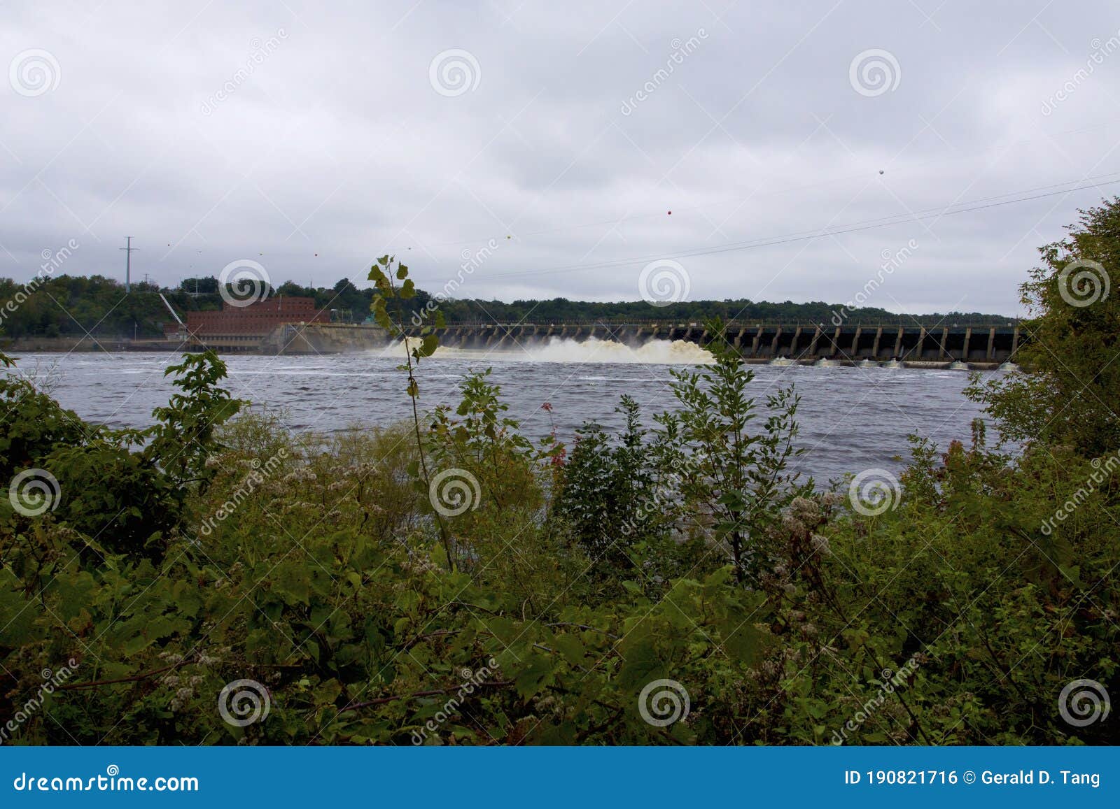 Prairie Du Sac Dam in Prairie Du Sac Wisconsin 812237 Stock Photo Image of prairie, plant