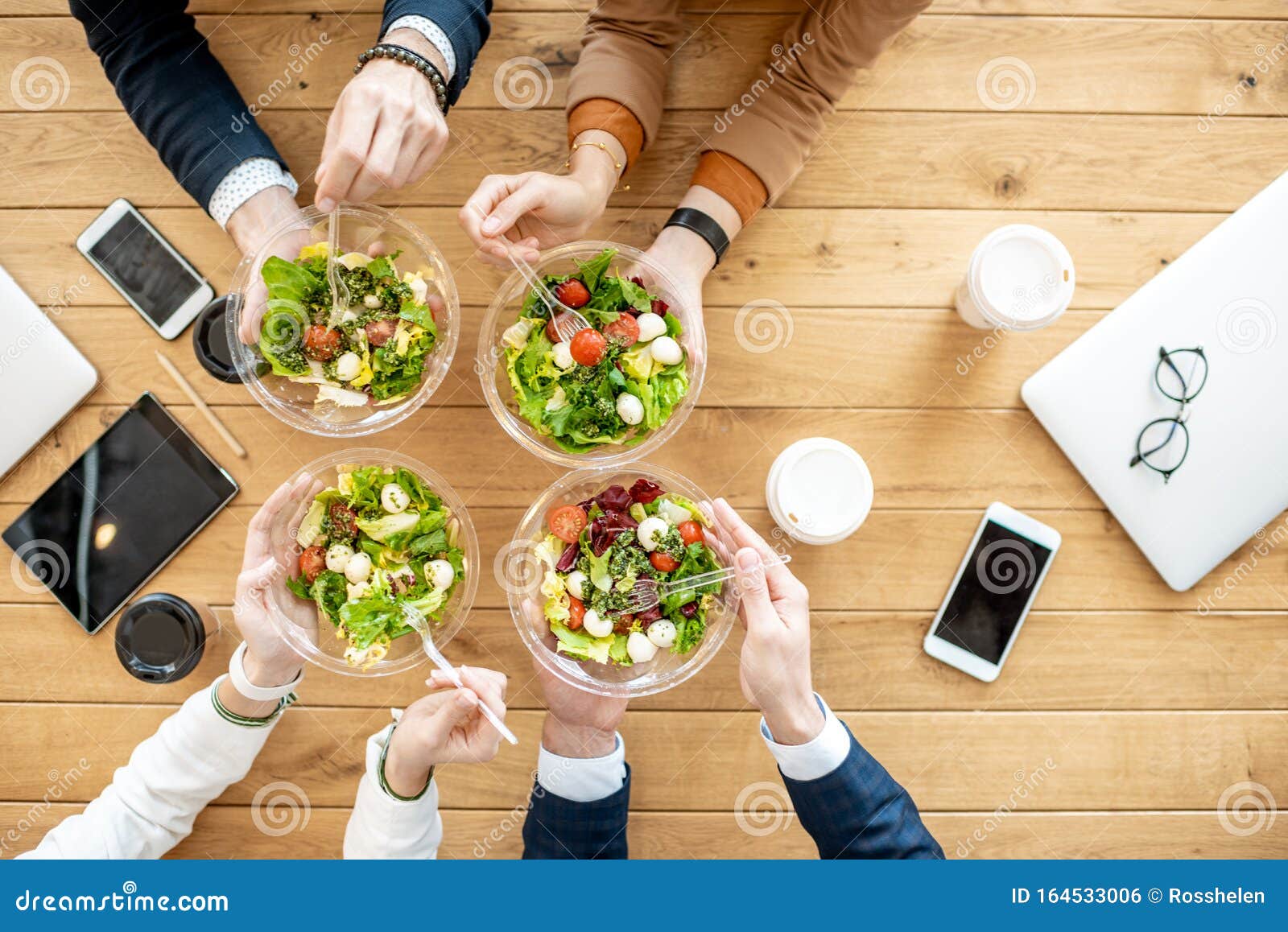 Pranzo in Ufficio, Vista Dall'alto Fotografia Stock - Immagine di dieta,  spuntino: 164533006