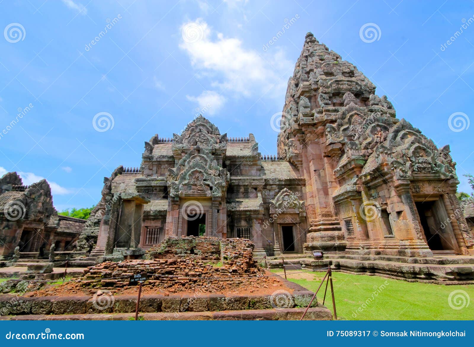 prasat hin phanom rung,phanom rung, or full name, prasat hin phanom rung, is a khmer temple complex set on the rim of an extinct