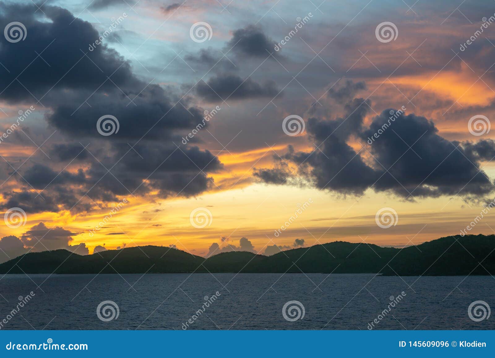 Pre-sunrise Skies Over Torres Straits Islands Archipelago, Australia ...