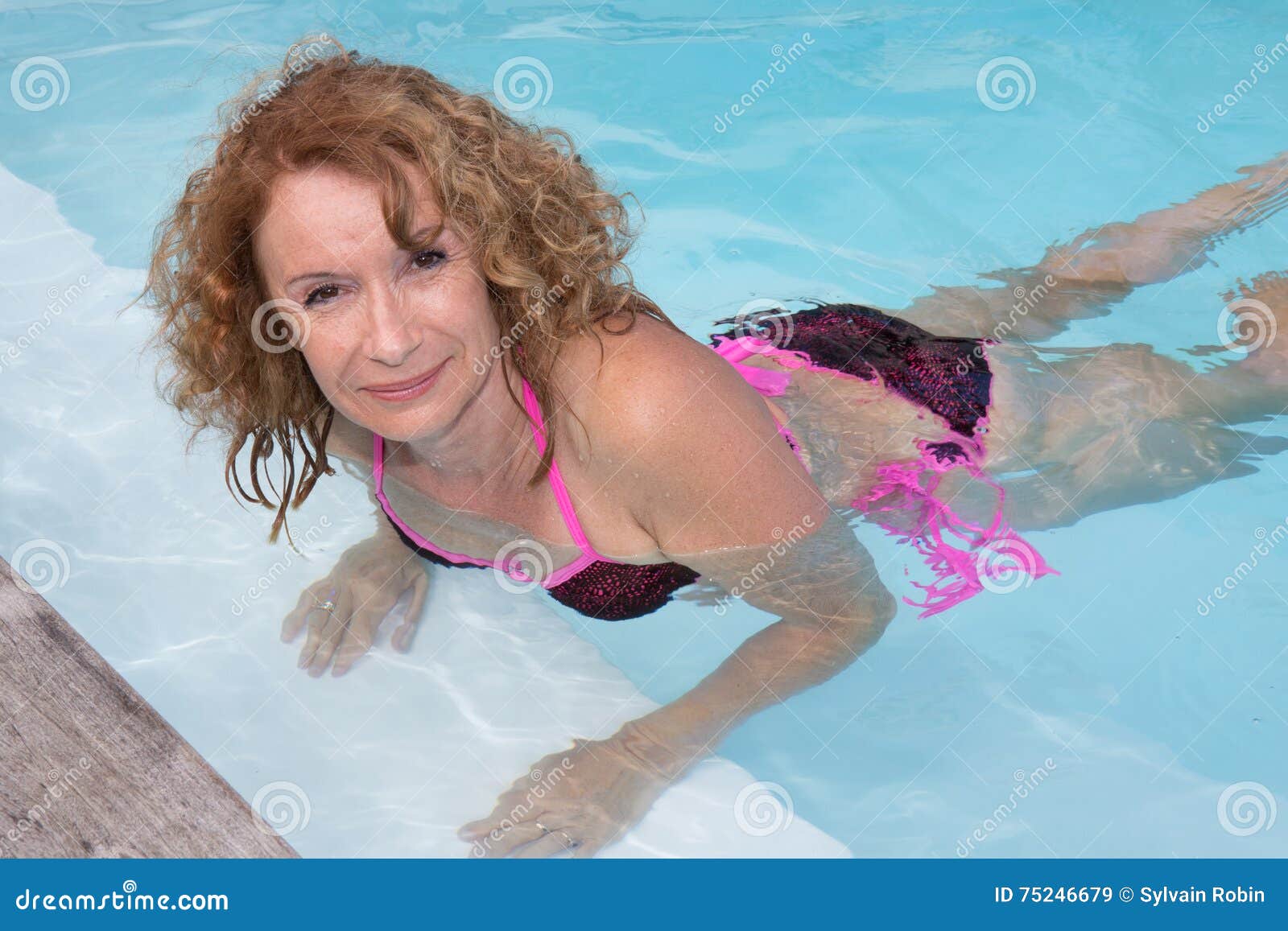 803 Middle Aged Woman Bikini Stock Photos