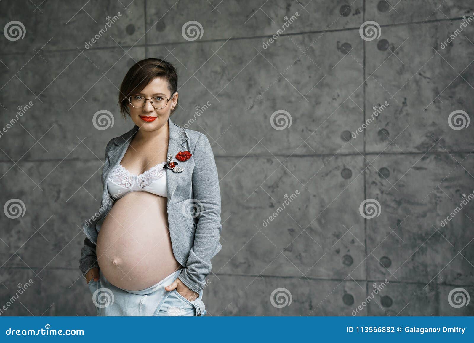 1,514 Pregnant Bra Stock Photos - Free & Royalty-Free Stock Photos from  Dreamstime