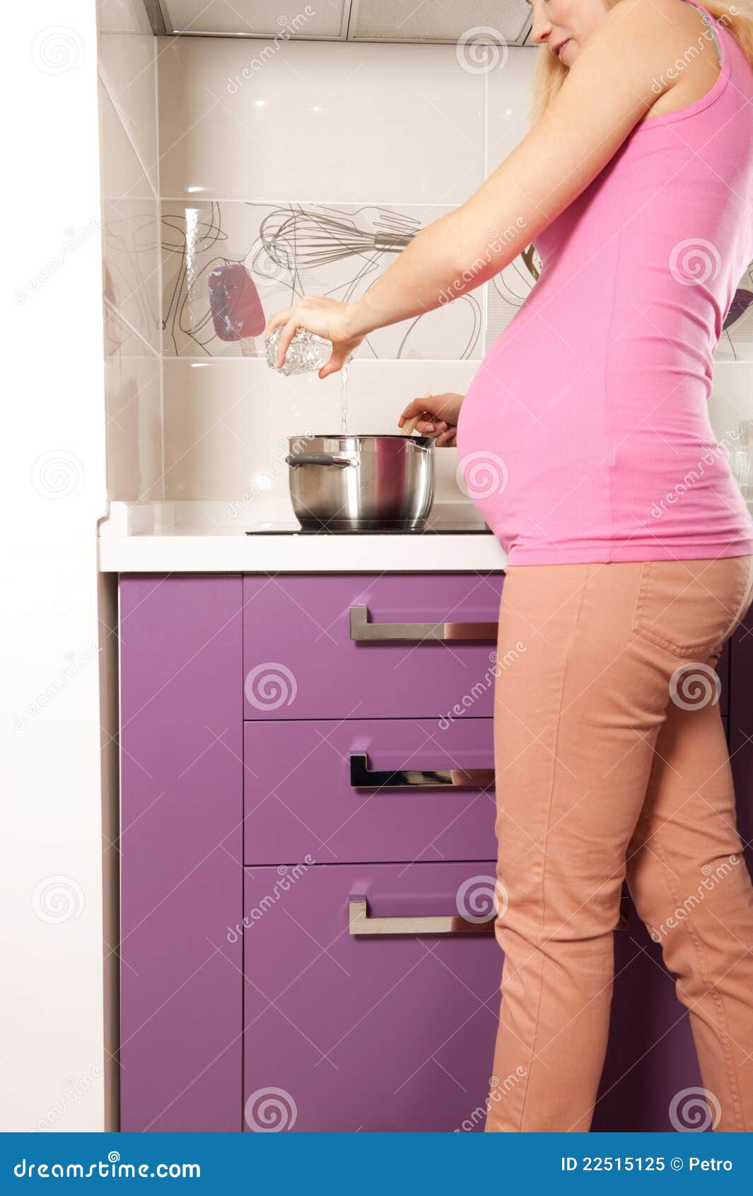 Pregnant cooking stock image. Image of dress, beautiful 22515125