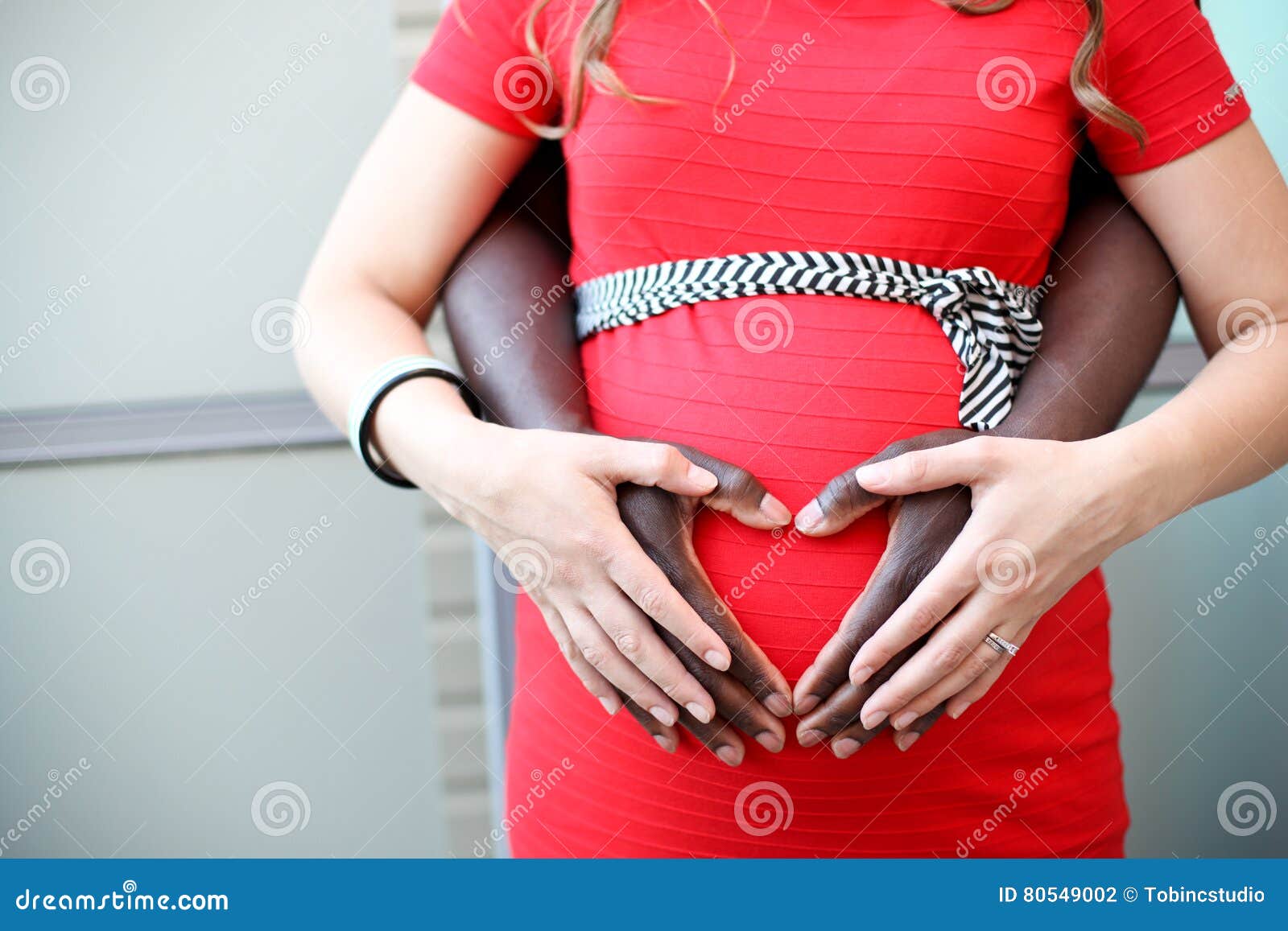 915 Interracial Pregnant Couple Stock Photos