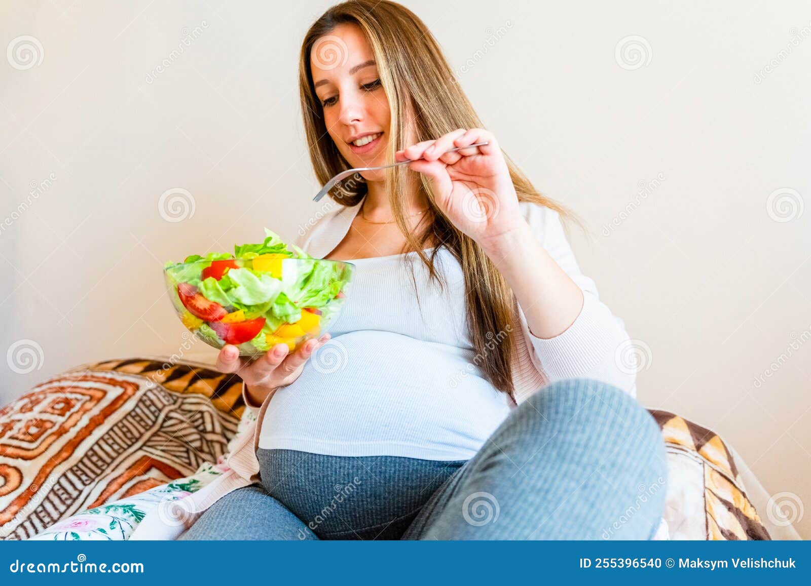 Pregnant Healthy Eating Salad Pregnancy Woman Eating Nutrition Healthy pregnant-healthy-eating-salad-pregnancy-woman-eating-nutrition-healthy
