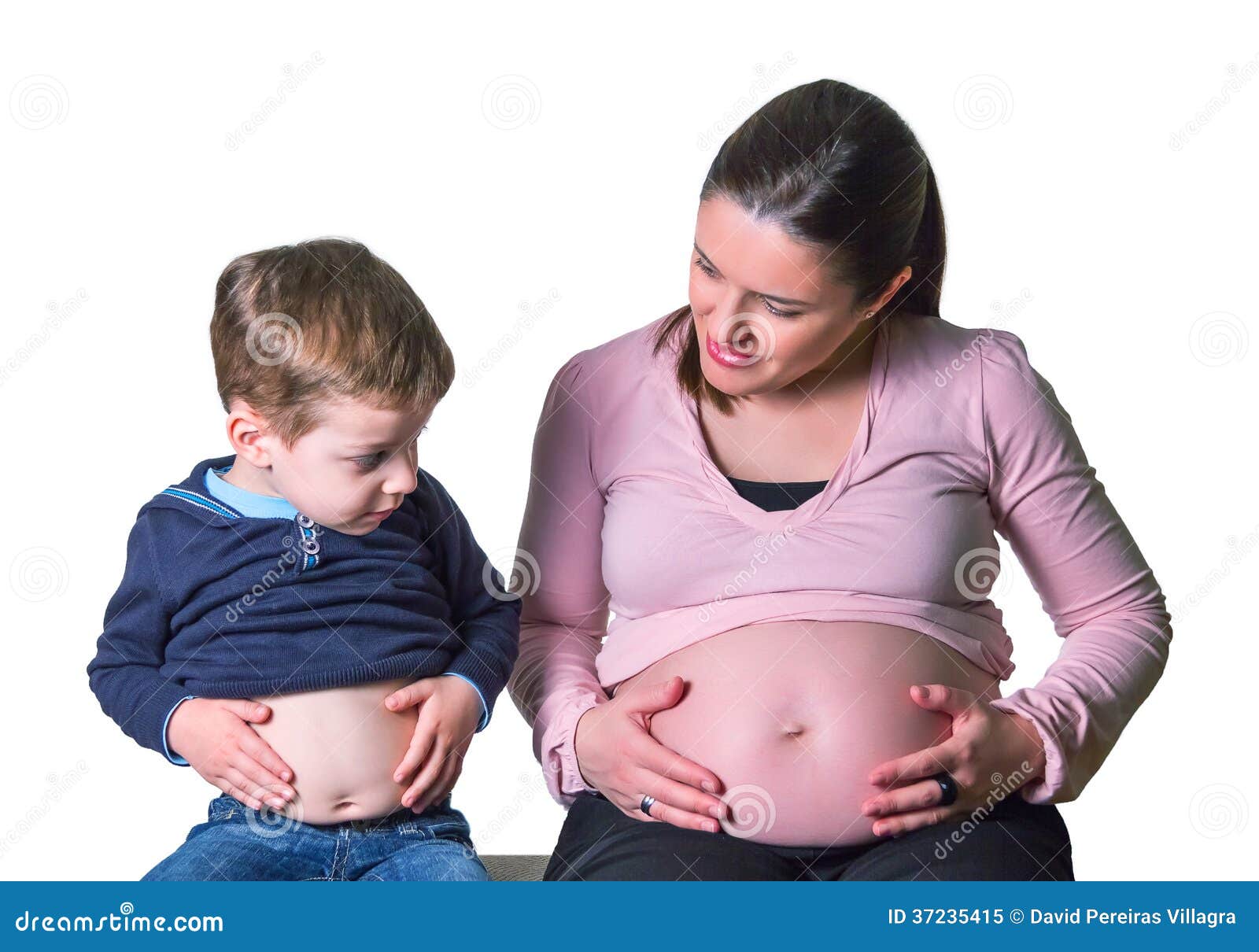 Сын беременную маму видео. Беременный женщины и сына.