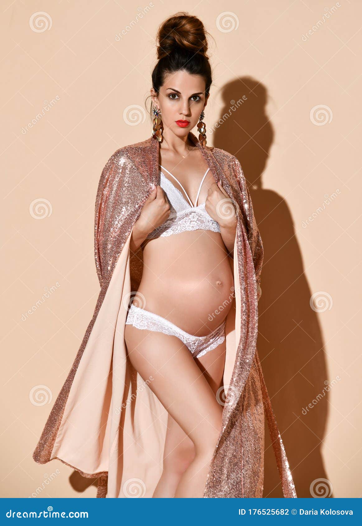 Hot Pregnant Models