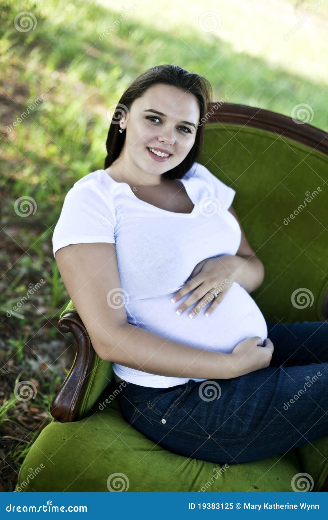 11,453 Pregnant Woman Chair Images, Stock Photos, 3D objects