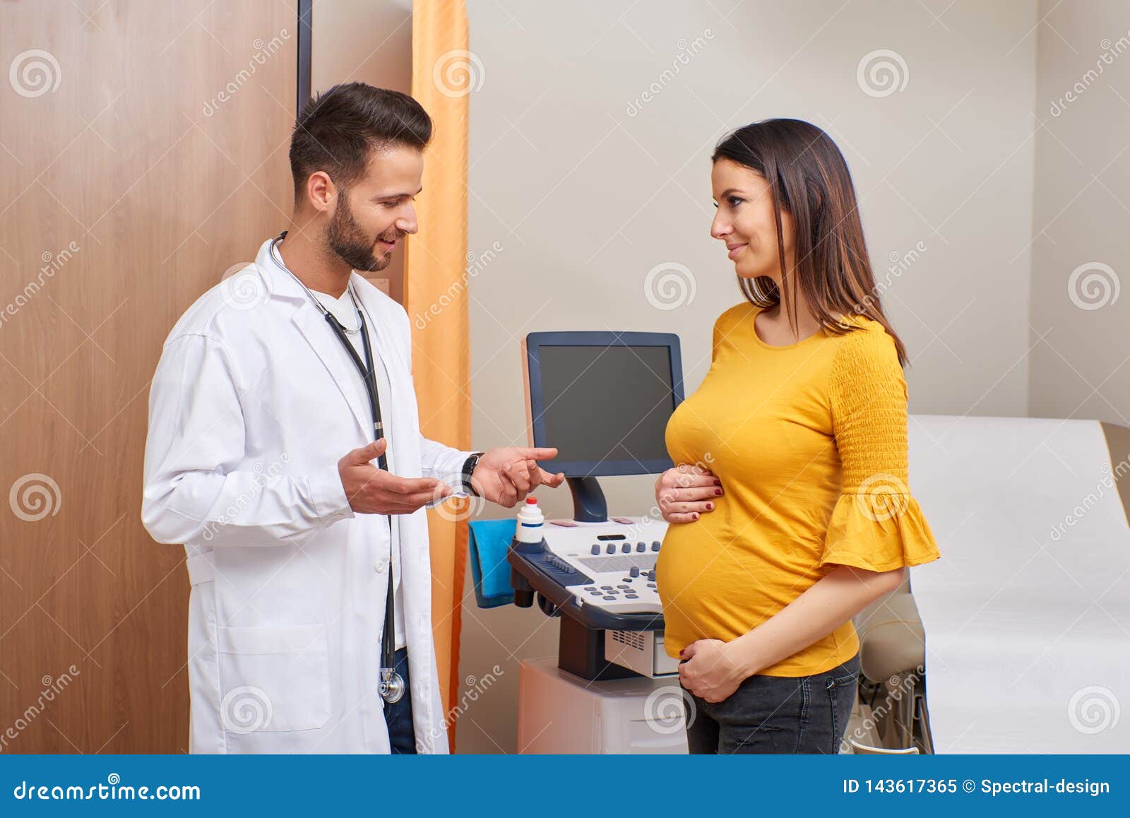 A Pregnant Woman With The Doctor Stock Image Image Of Care Mother 143617365 