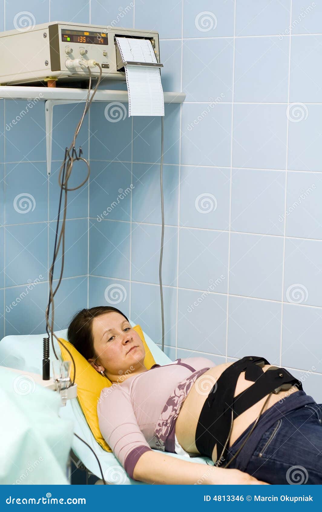 pregnant woman examination