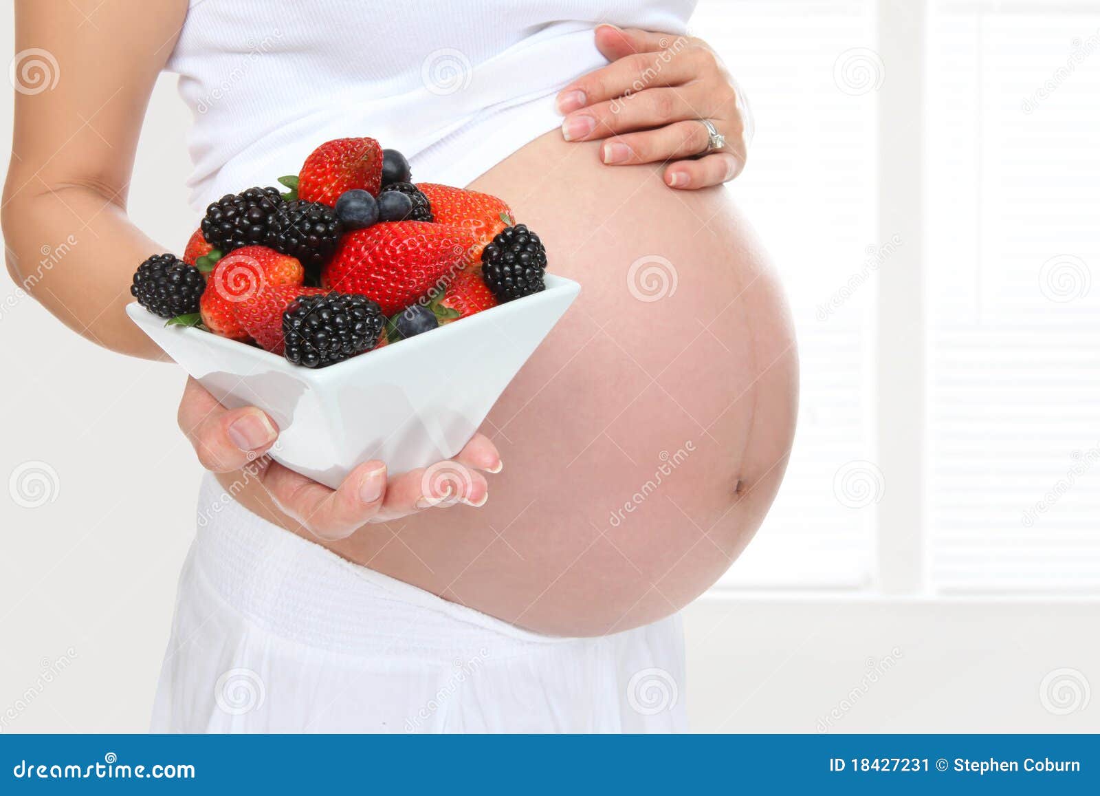 Pregnant Woman Holding Fruit Stock Image Image of berry, eating 18427231