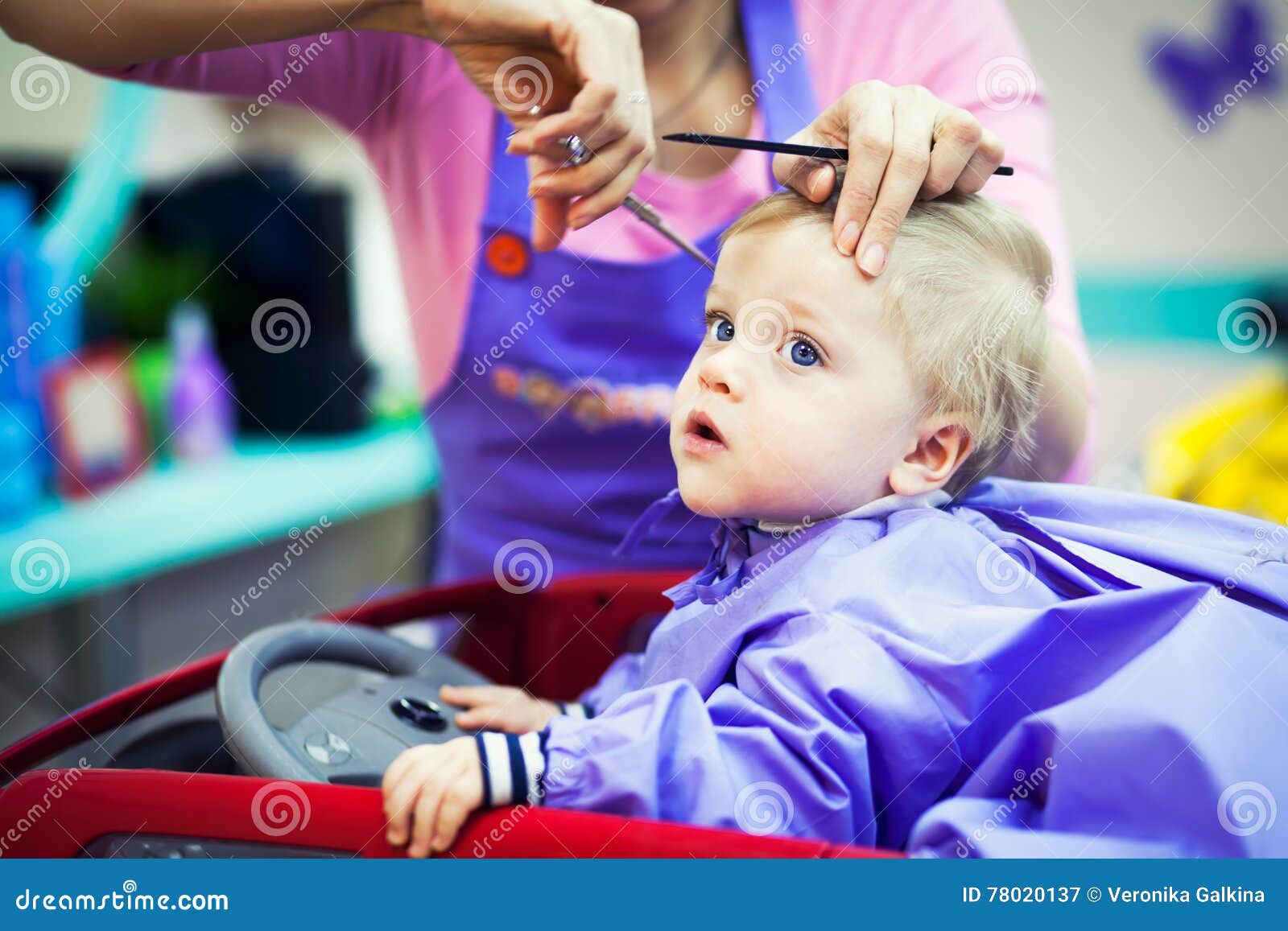 Premiere Coupe De Cheveux De Petit Garcon Image Stock Image Du Blonde Coupes Premiere Coupe De Cheveux De Petit Garcon Image Stock Image Du Blonde Coupes