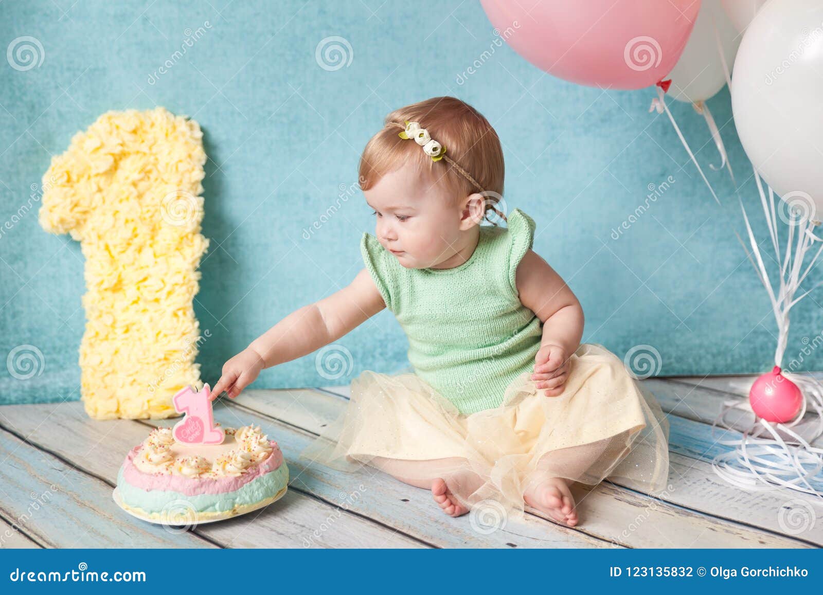 Premiere Fete D Anniversaire Petite Fille Mignonne Photo Stock Image Du Pente Cheri Premiere Fete D Anniversaire Petite Fille Mignonne Photo Stock Image Du Pente Cheri