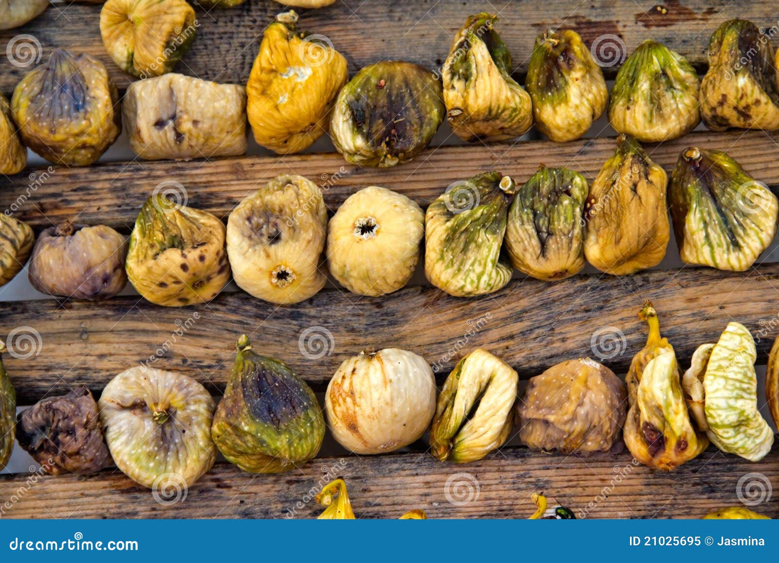 Preparation of dried figs stock image. Image of mediterranean 21025695