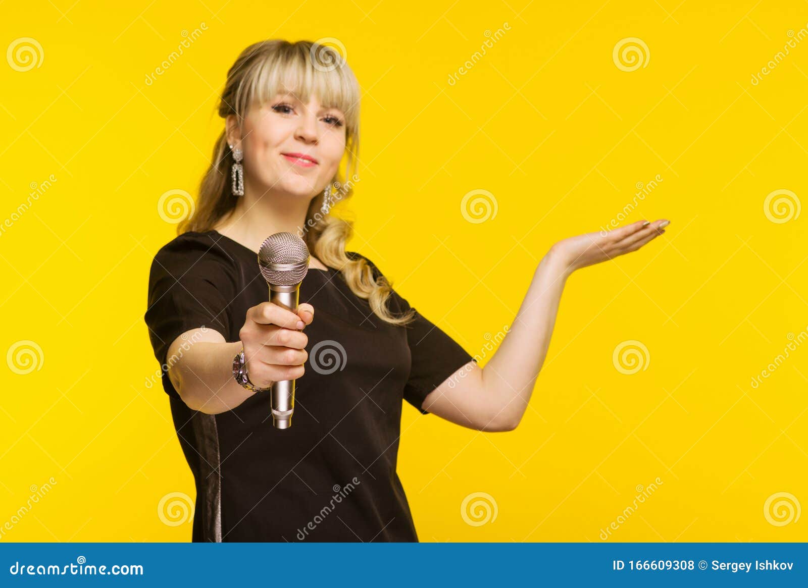 show presenter karaoke show presenter karaoke