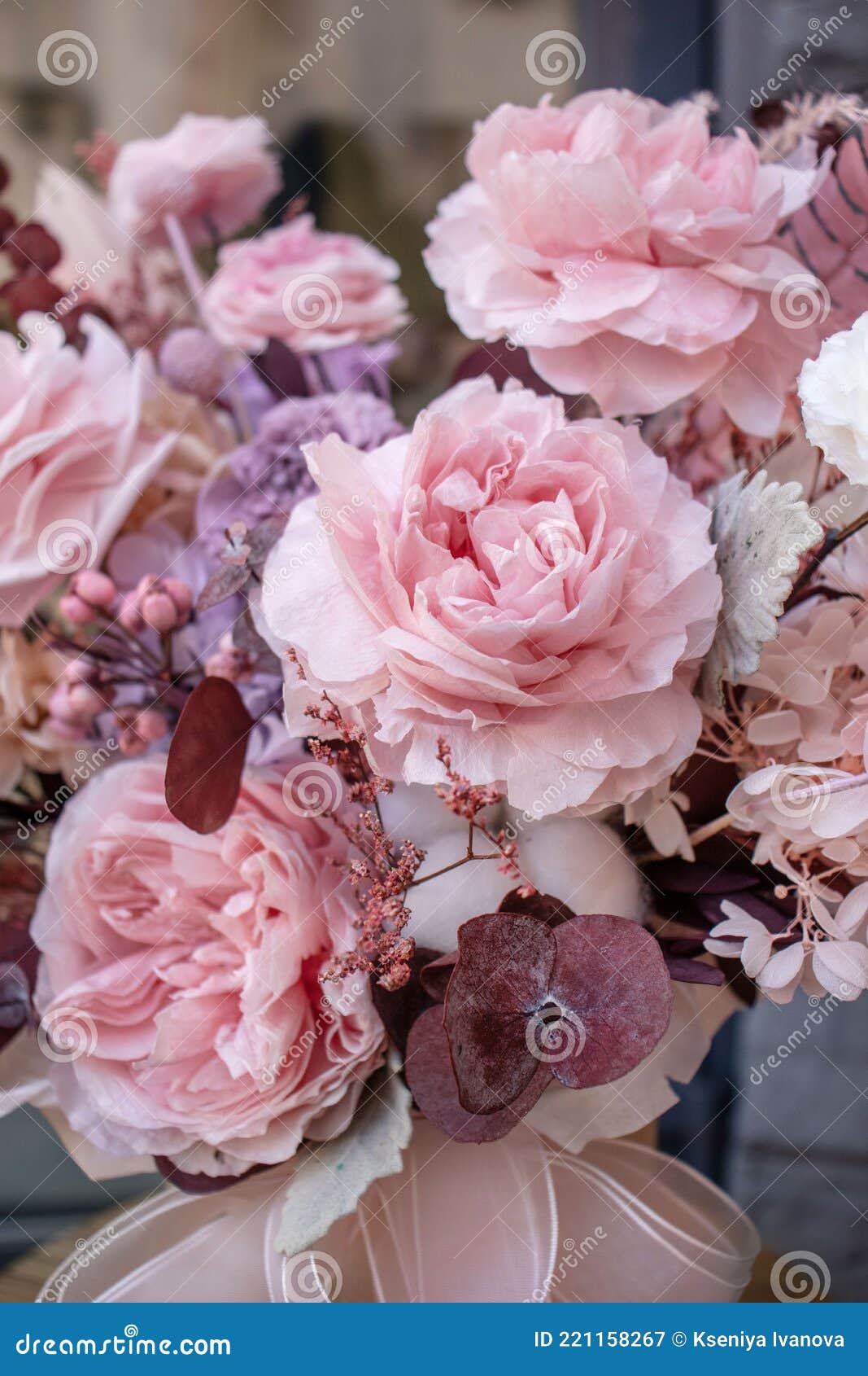 Lovely Pink - Everlasting Flower Bouquet (Real Preserved Roses and Dried  Flowers)