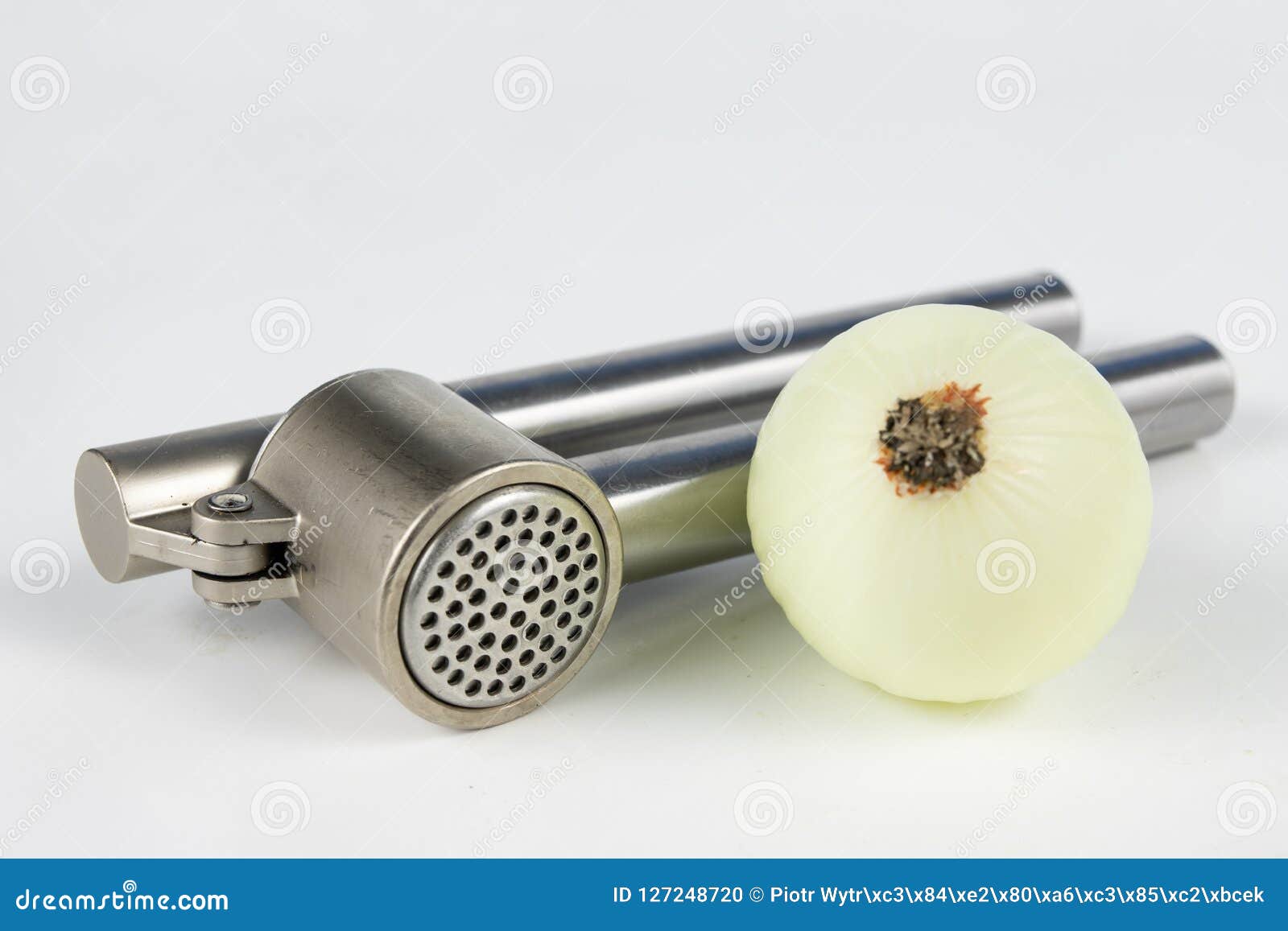 https://thumbs.dreamstime.com/z/press-to-squeeze-onion-juice-kitchen-table-healthy-cold-white-background-c-127248720.jpg