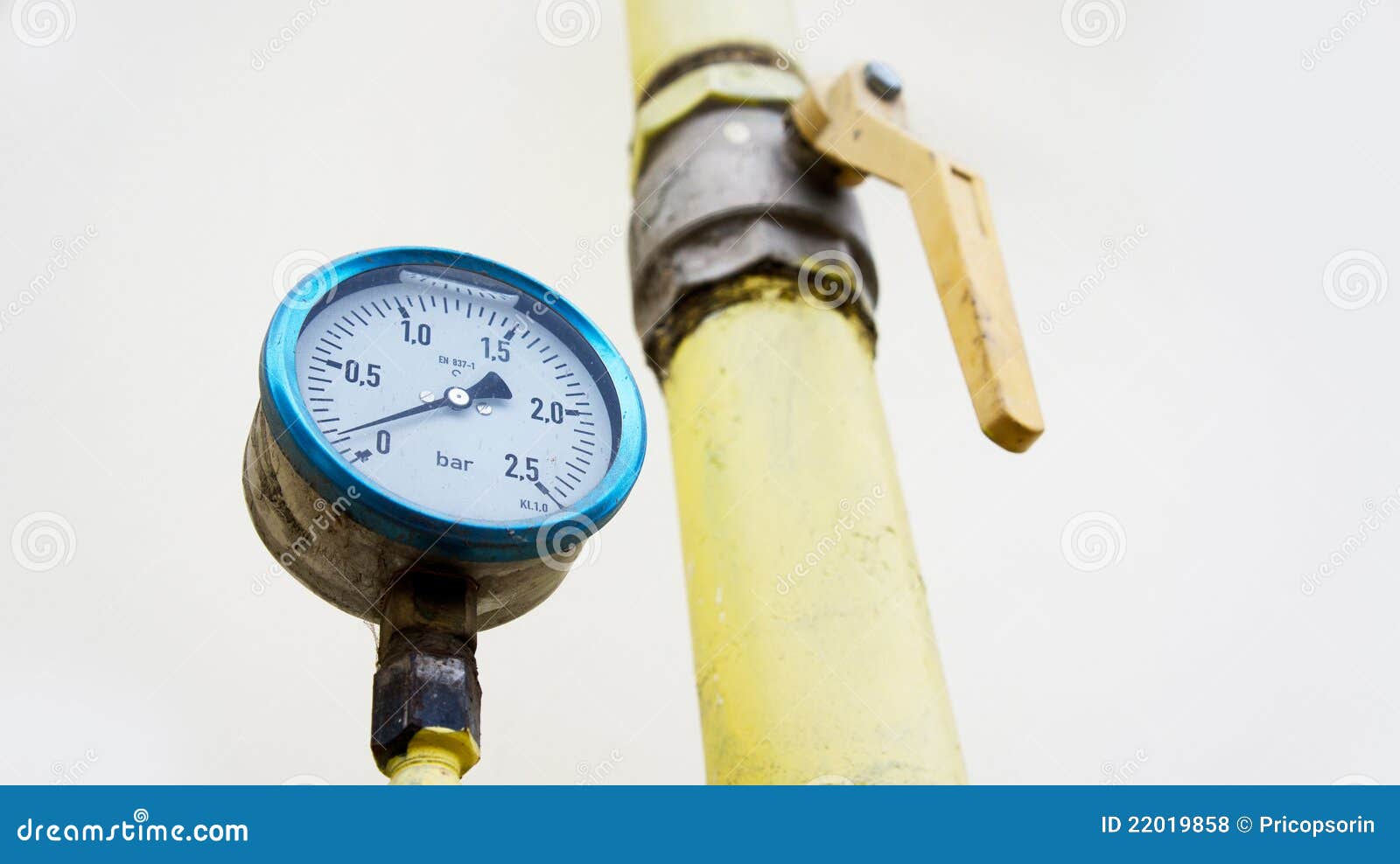 Pressure manometer stock photo. Image of meter, isolated 22019858