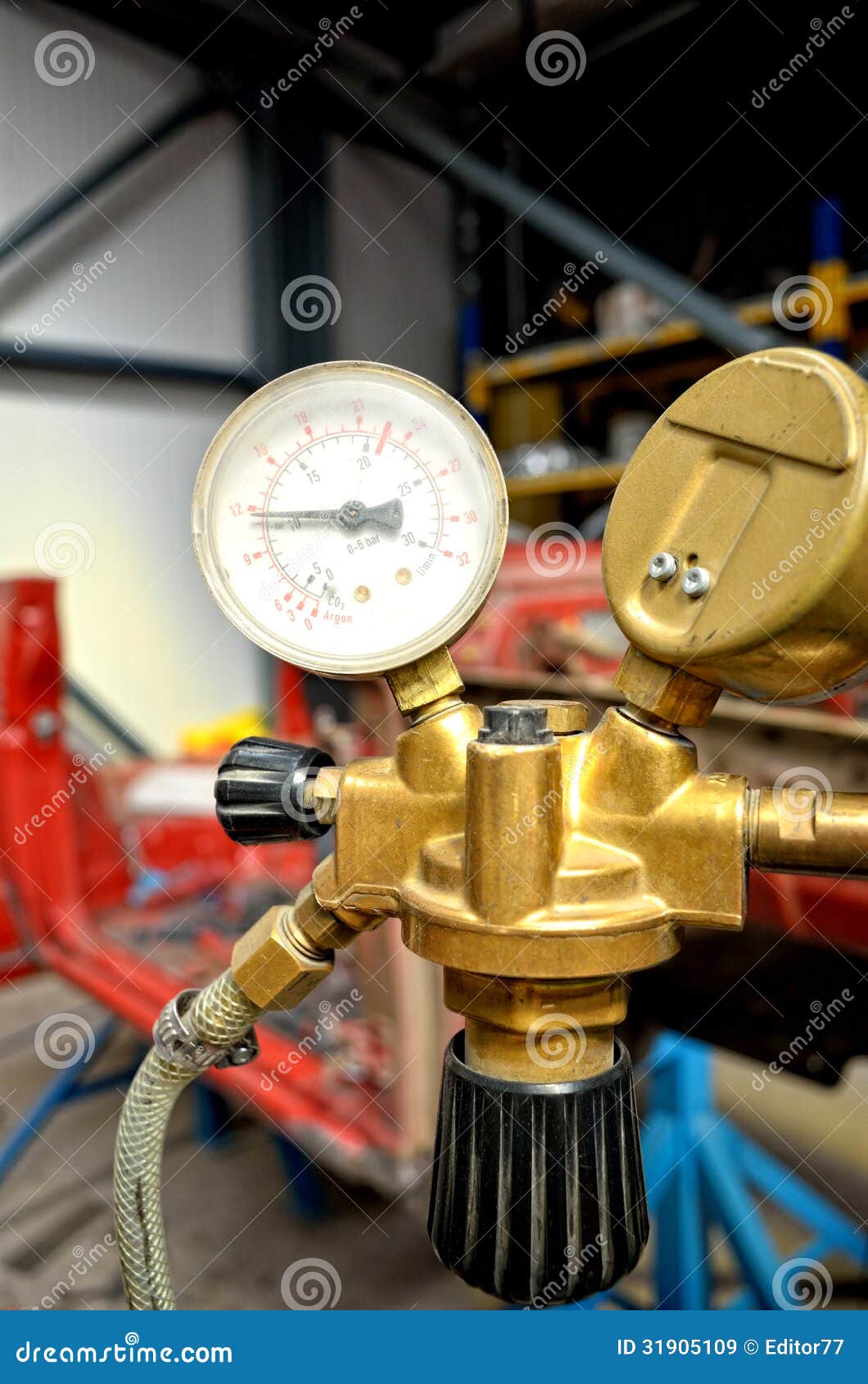 Pressure gauge tools stock image. Image of industry, metering 31905109