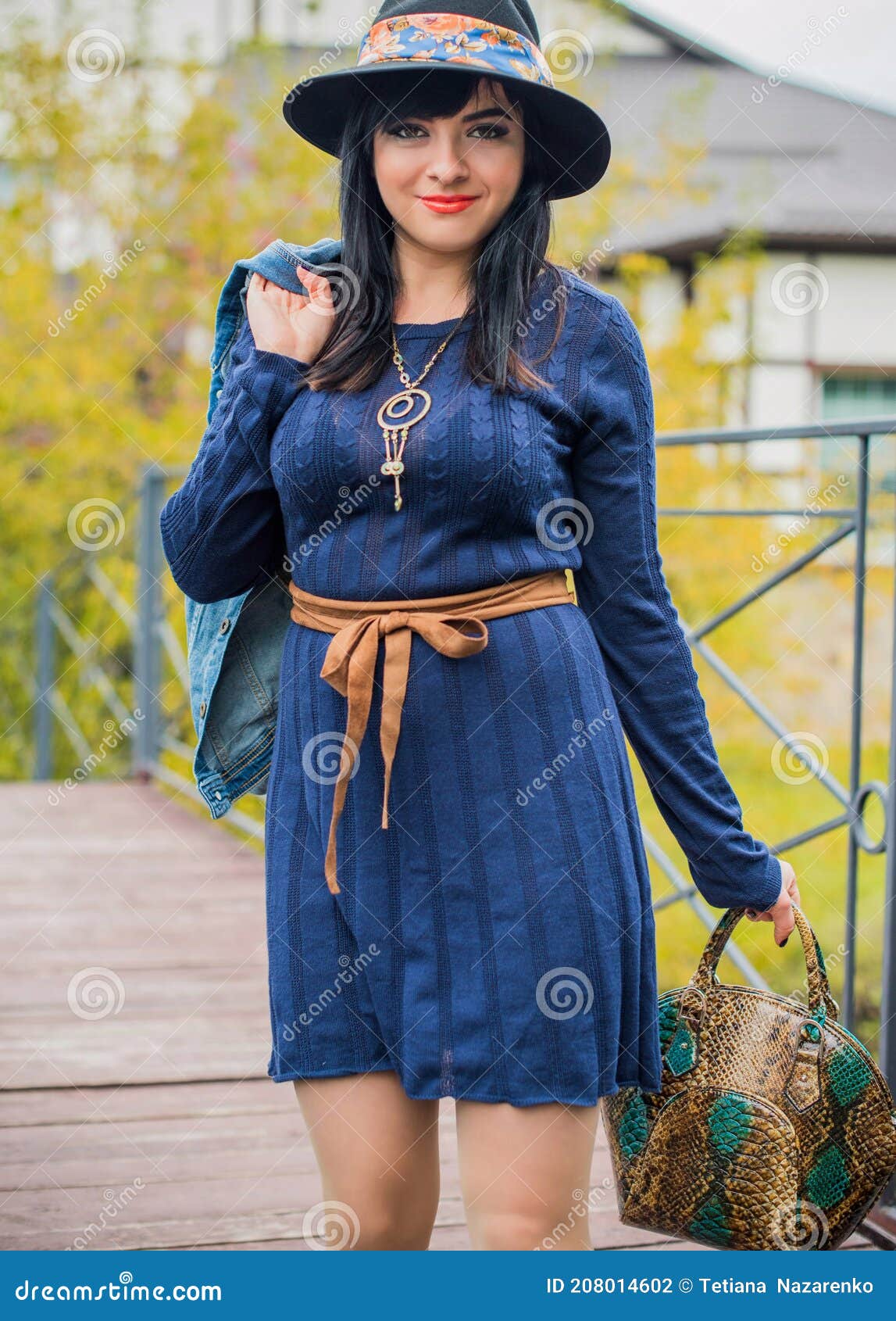 Pretty Arabic Woman Wear Fashionable Vintage Clothes Stock Photo