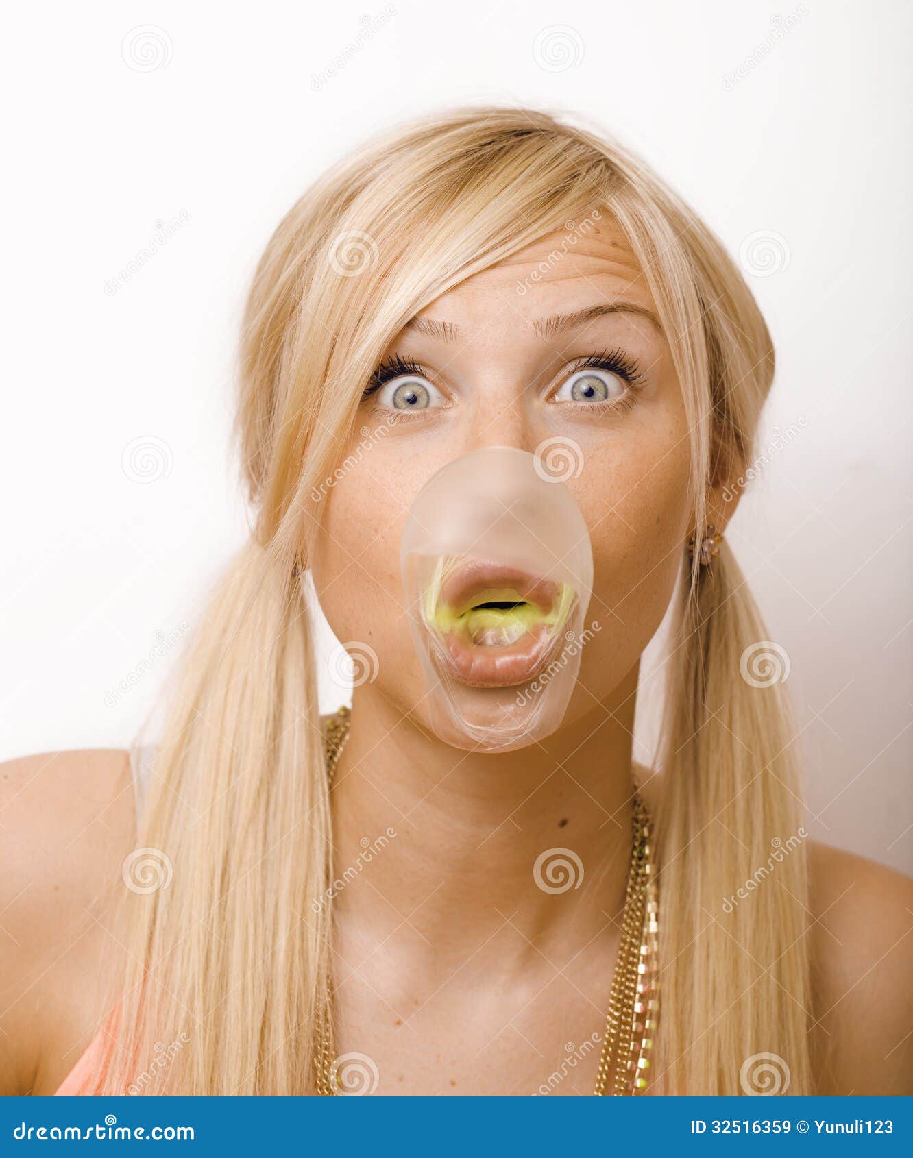 Pretty Blond Woman Blowing Gum Bubbles Stock Image Image Of Making Lifestyle 32516359
