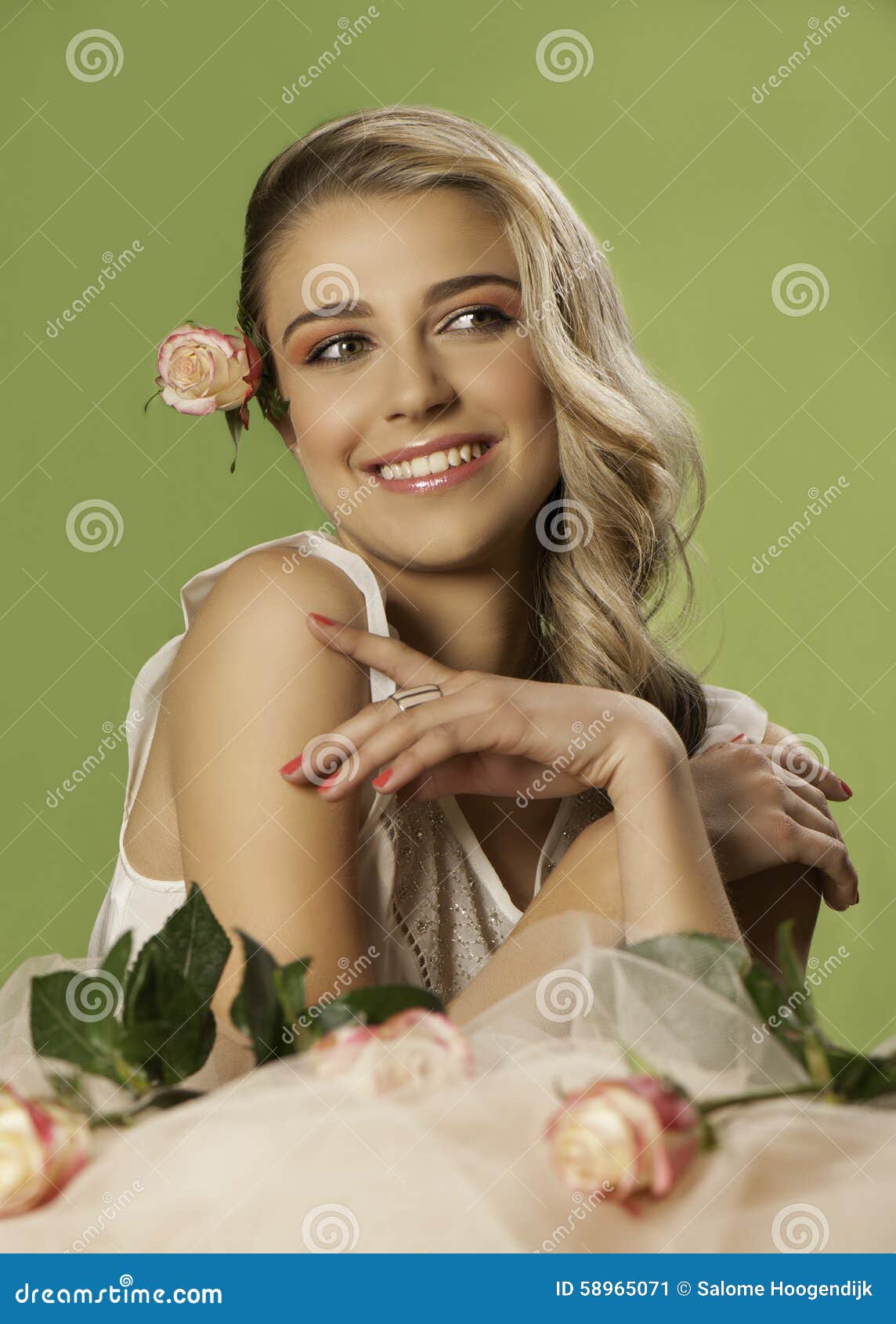 Pretty Blonde Woman Wearing Pink Makeup And Nail Polish Stock Image Image Of Flowers Floral