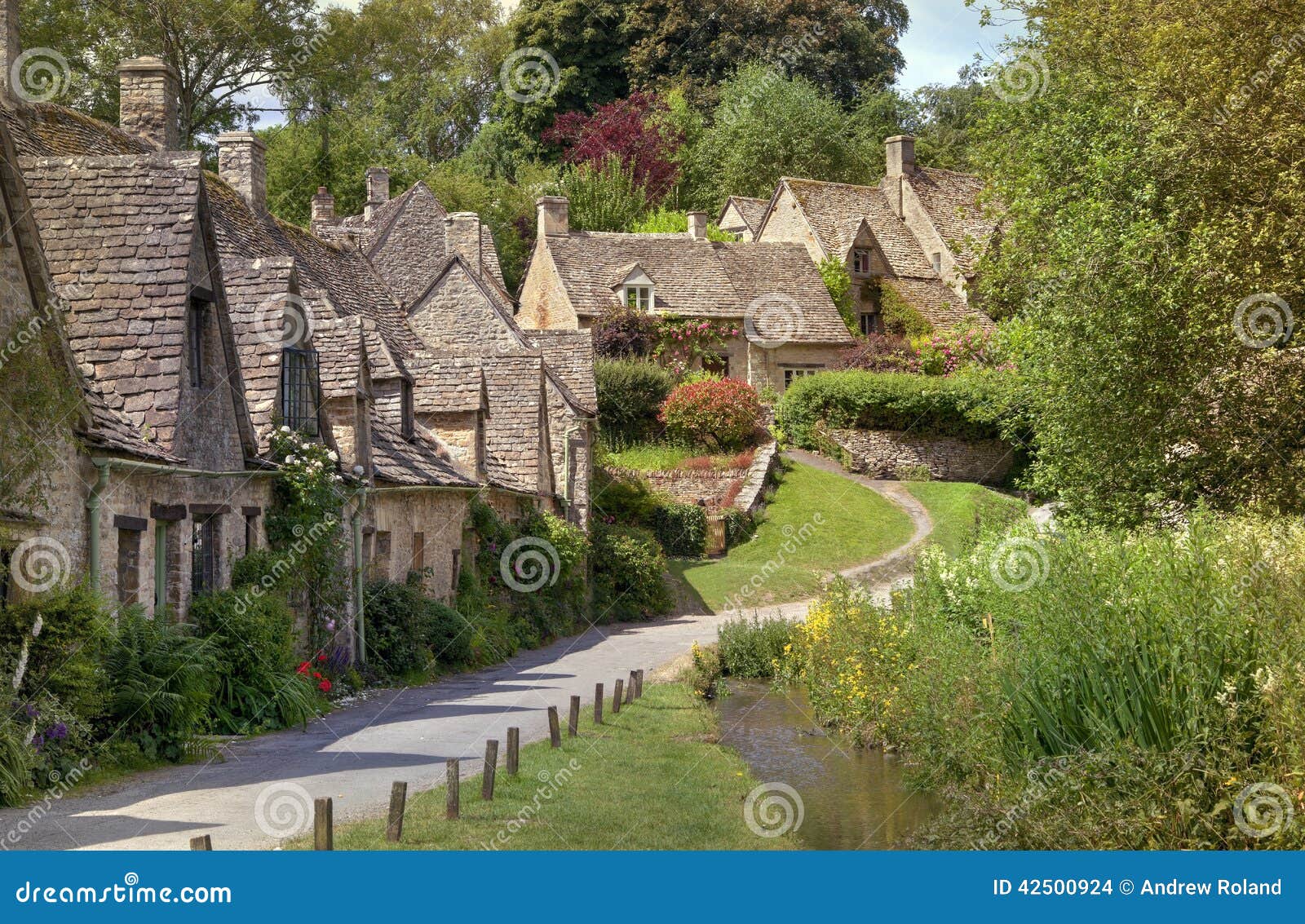 pretty cotswold cottages