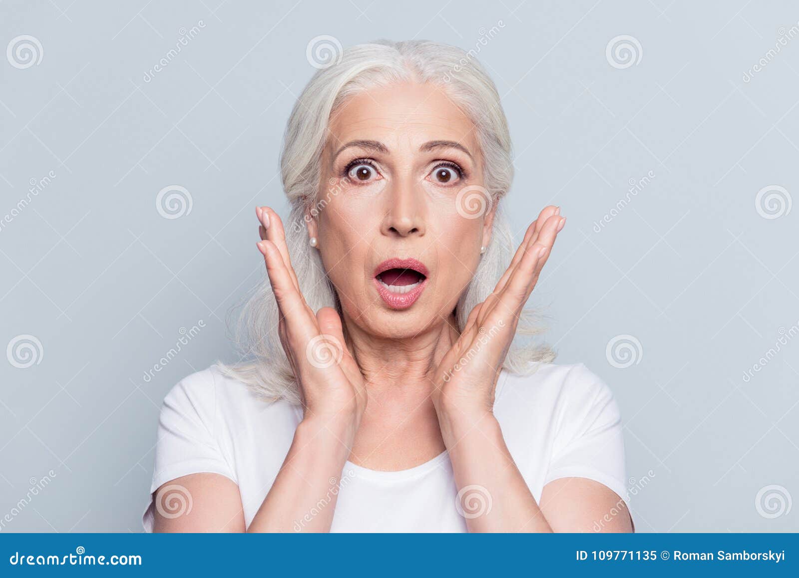 Scared Woman Stock Illustration 79644139