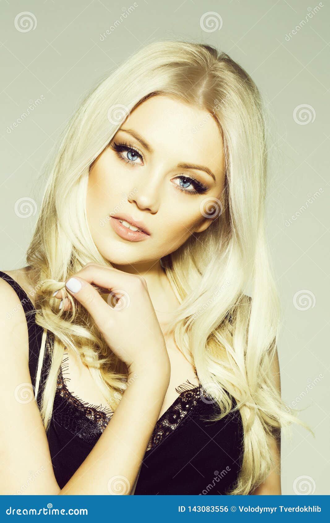Free blonde girls Free blonde girls