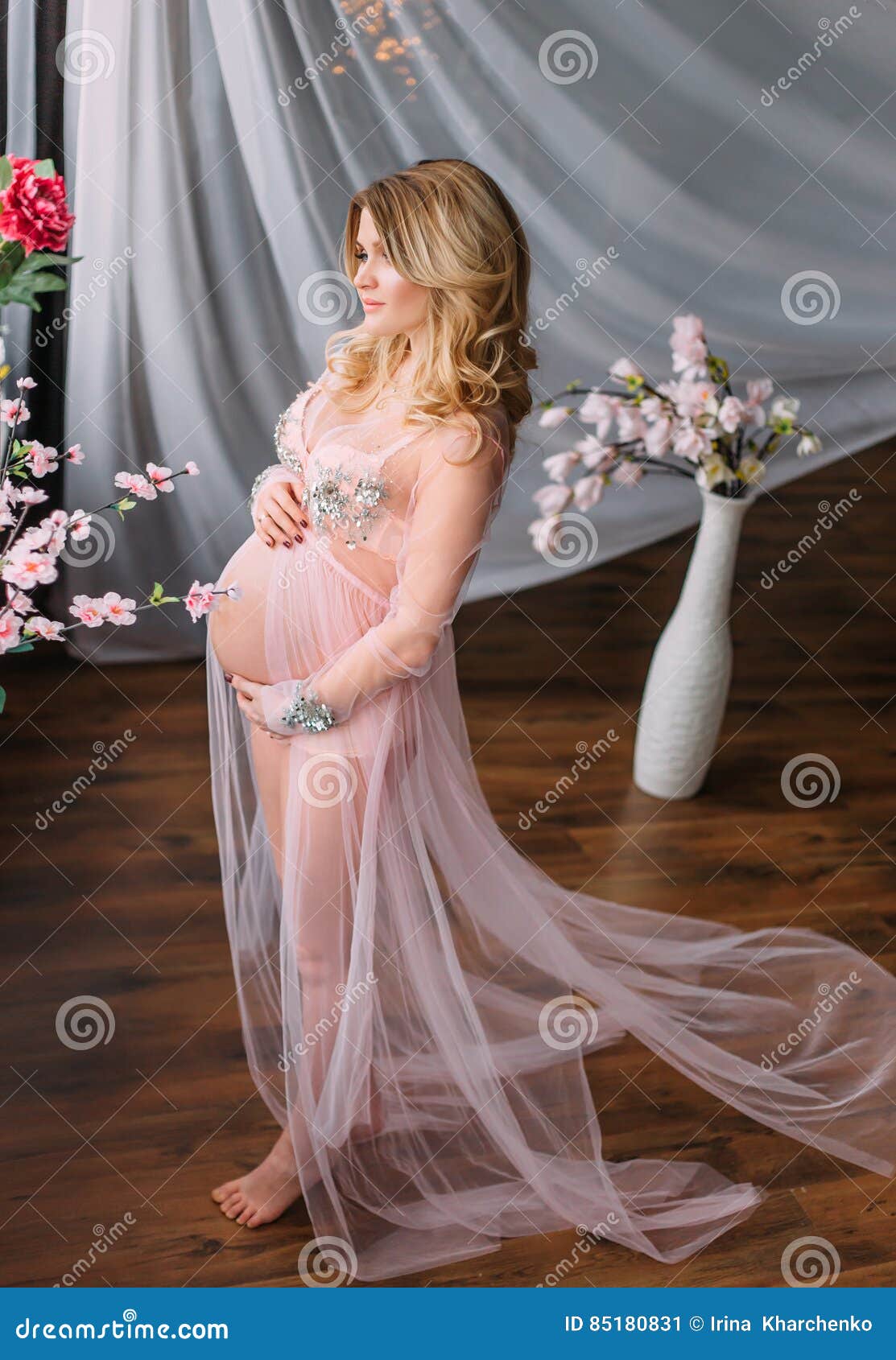 Pregnant in transparent images libres de droit, photos de Pregnant