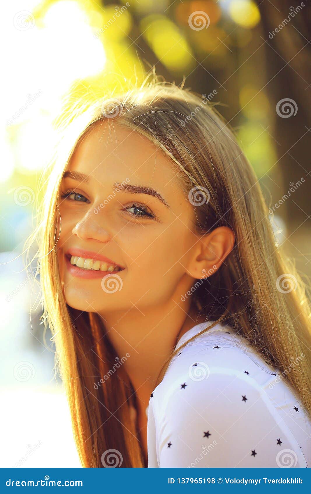 https://thumbs.dreamstime.com/z/pretty-sexy-young-woman-girl-long-blonde-hair-white-blouse-stars-cute-smiling-face-sunny-summer-day-blonde-137965198.jpg