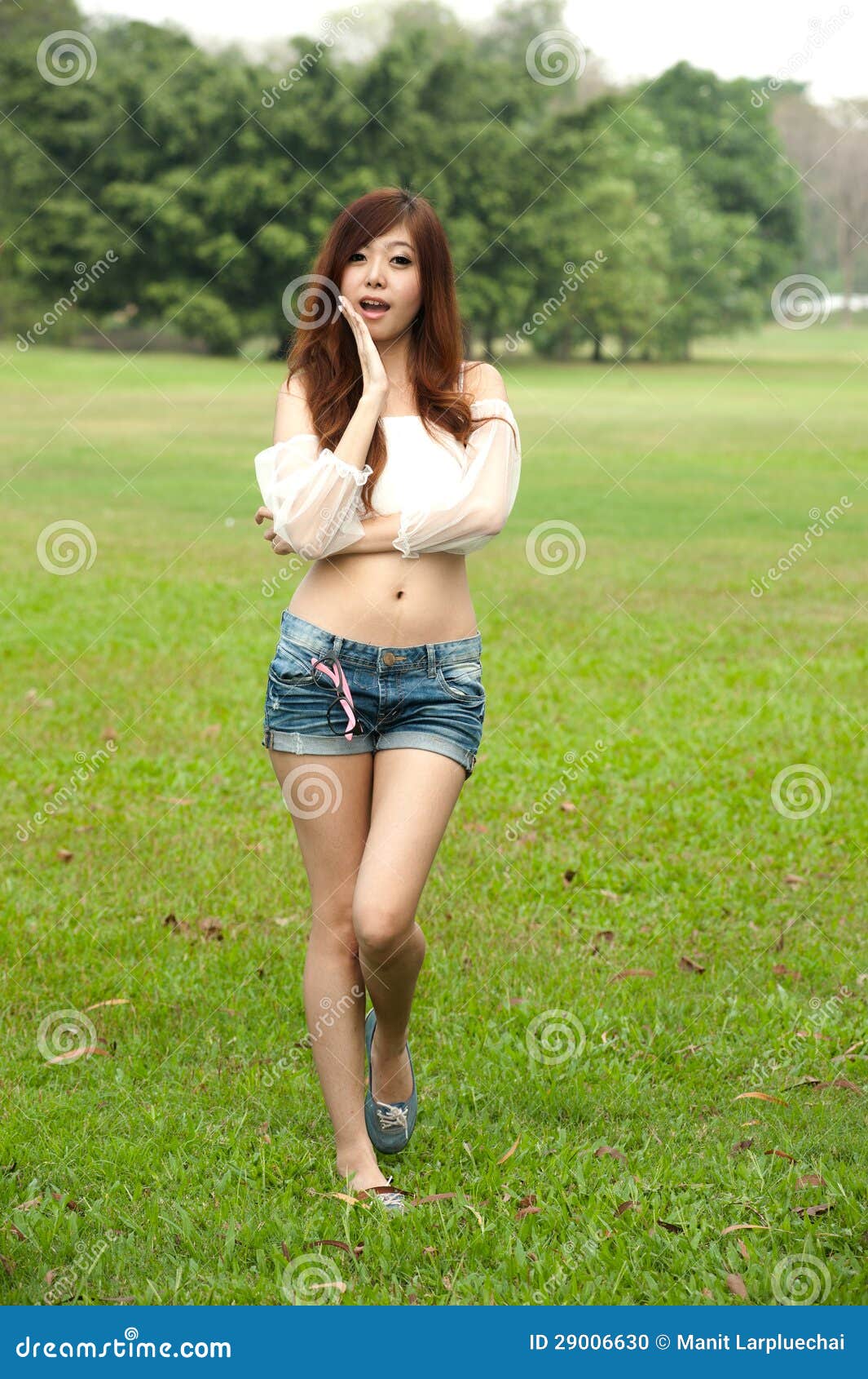 https://thumbs.dreamstime.com/z/pretty-thai-woman-posing-lawn-29006630.jpg