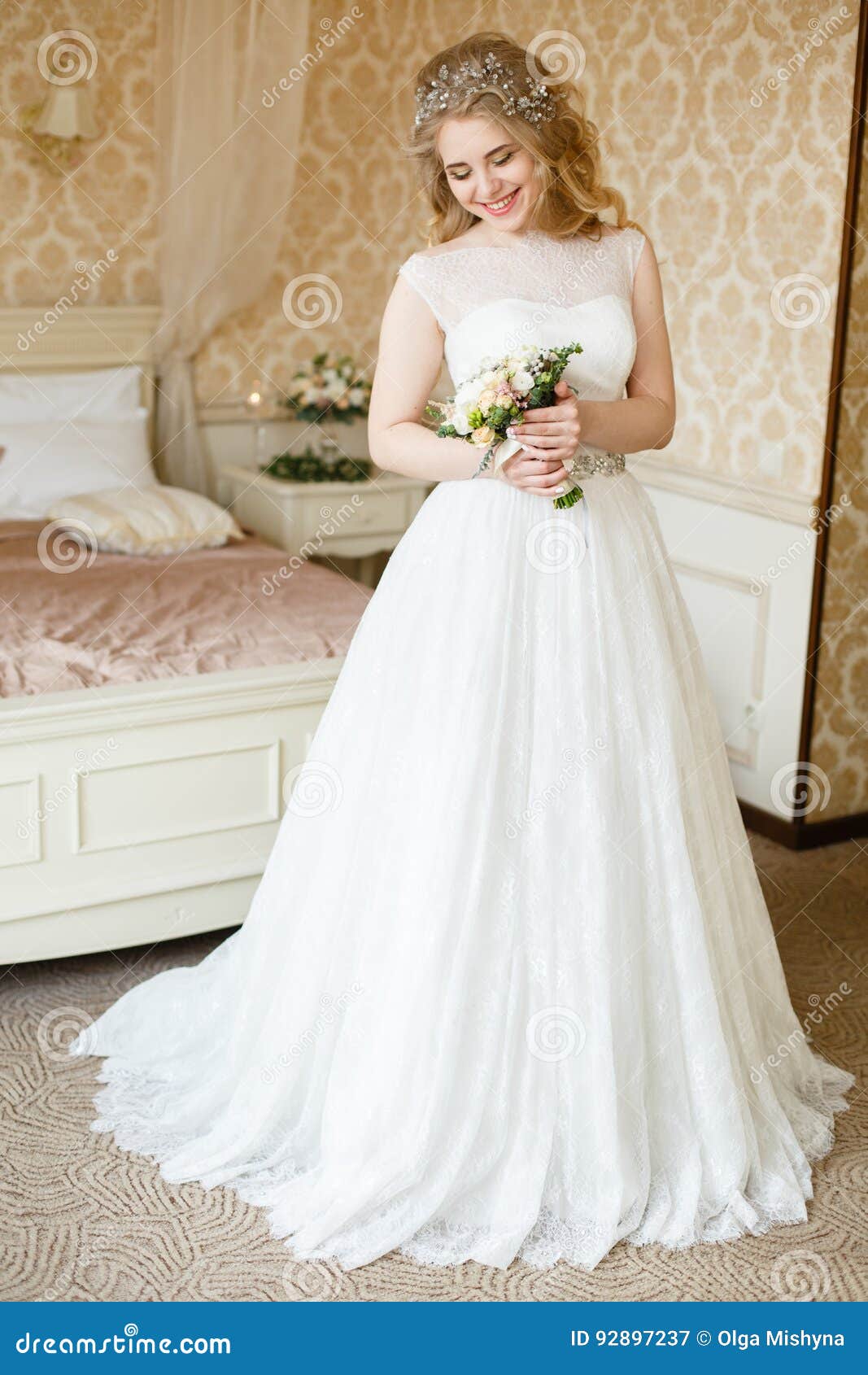 866 Wedding Negligee Stock Photos - Free & Royalty-Free Stock Photos from  Dreamstime