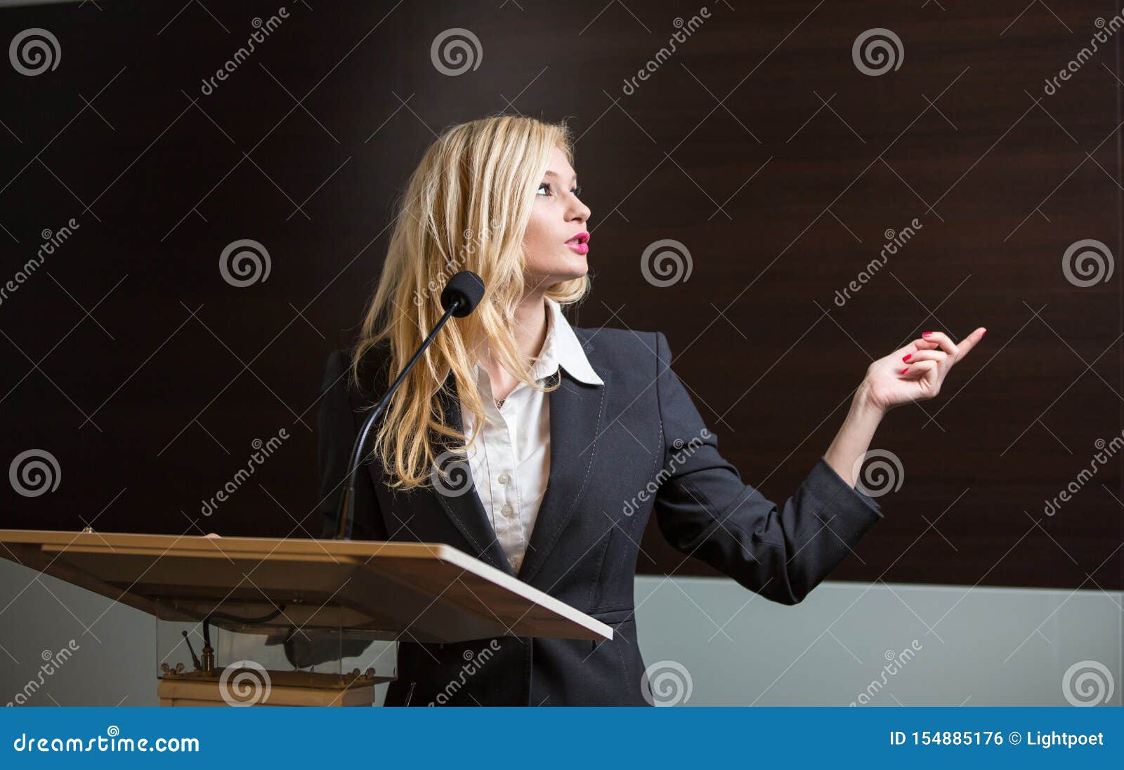 presentation business woman