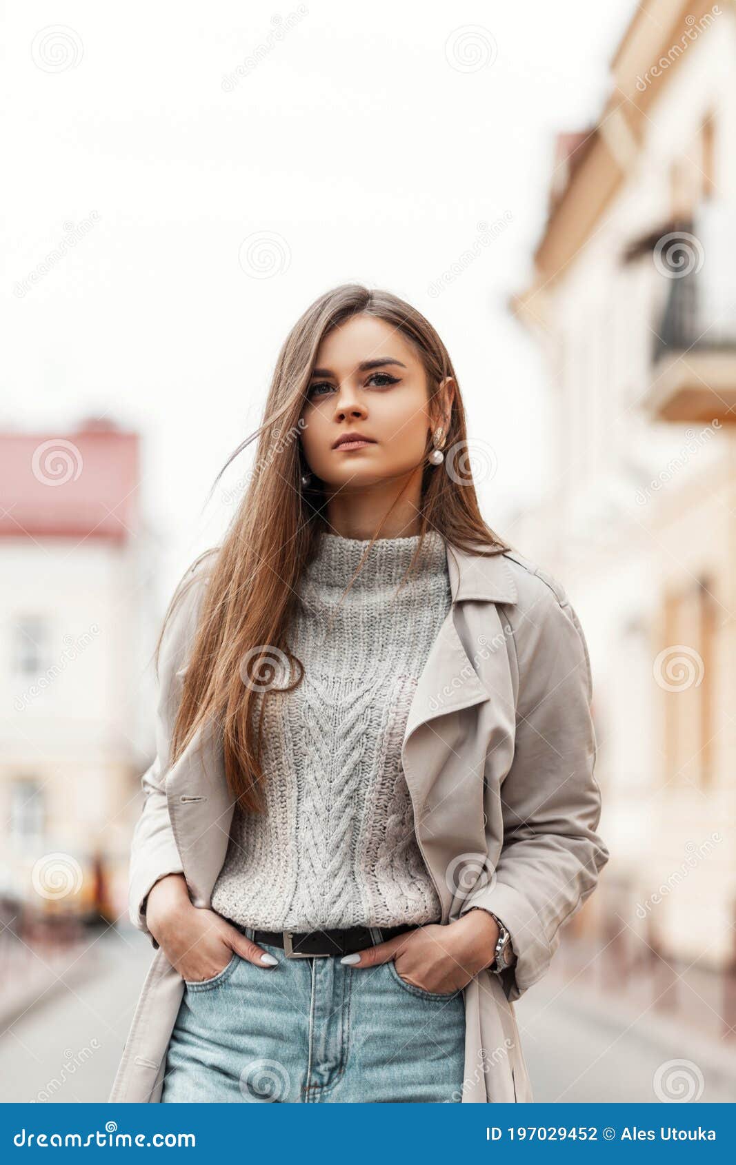 Pretty Young Fashionable Woman in Stylish Autumn-spring Clothes Walks on a  Street Near Vintage Buildings. Cute Girl Fashion Model Stock Photo - Image  of cute, clothing: 197029452