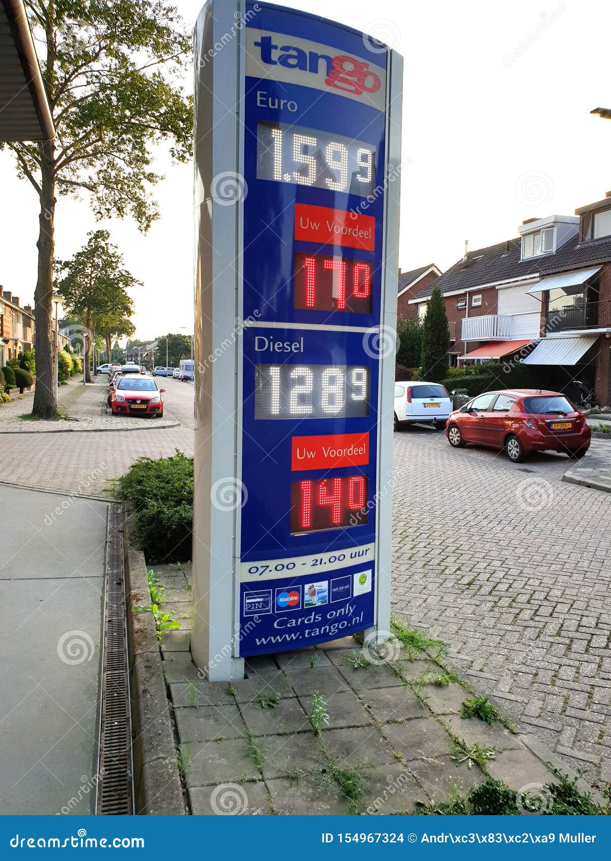 beven Handboek Rook Prices for Euro 95 and Diesel Fuel in Euro Per Liter in the Netherlands at  a Tango Petrol Station Editorial Stock Image - Image of petrol, fuel:  154967324